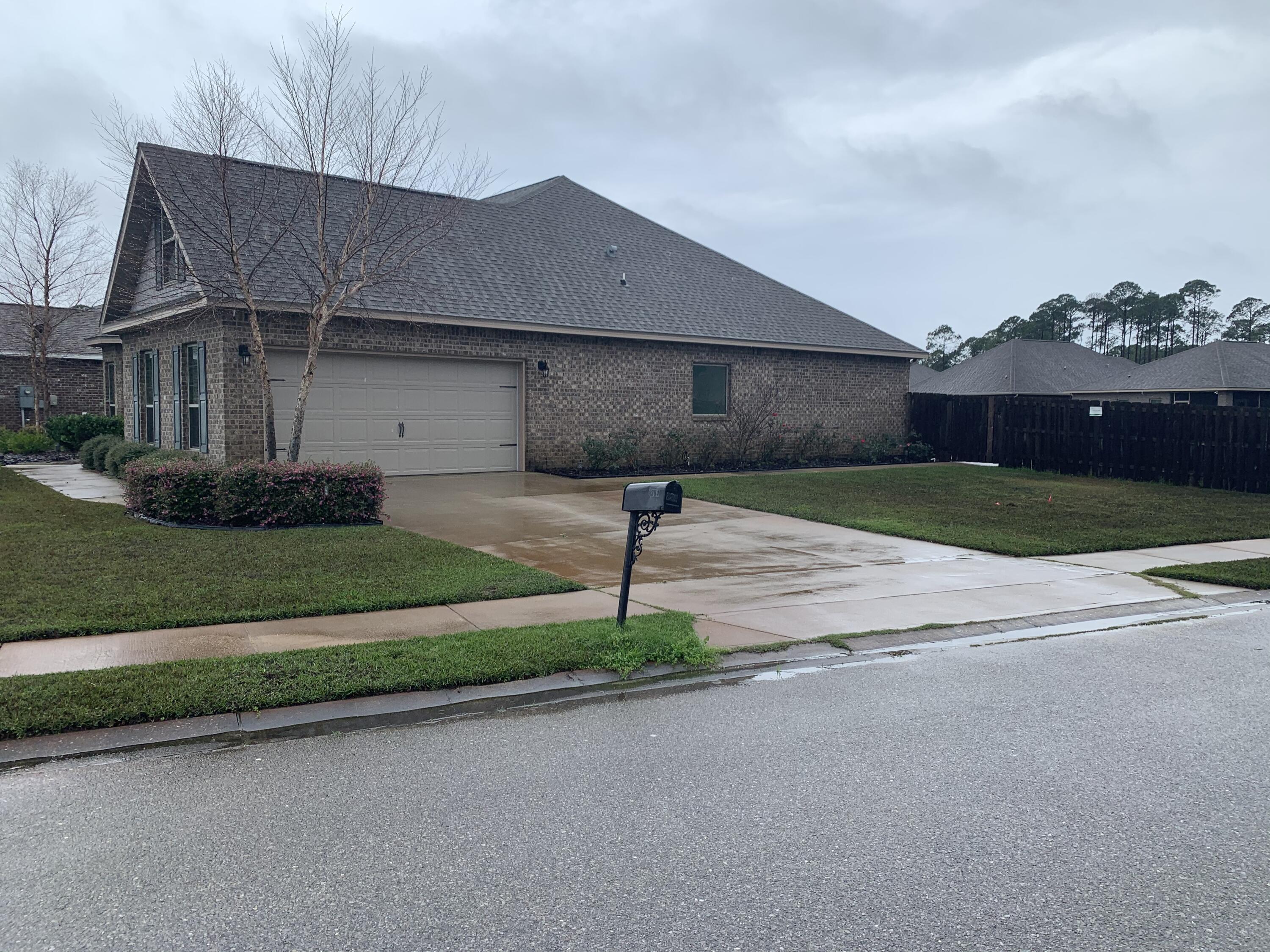 DRIFTWOOD ESTATES - Residential Lease
