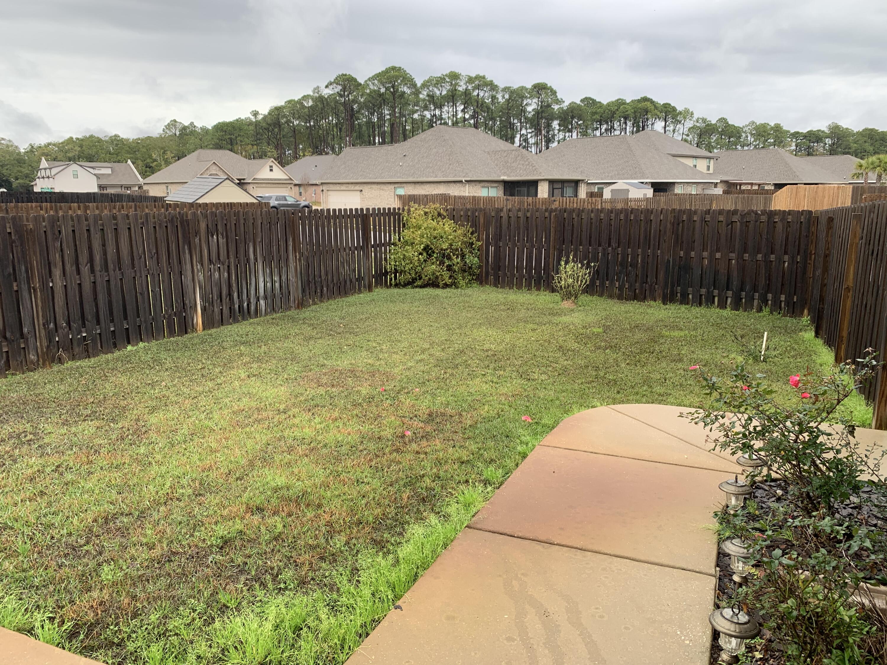 DRIFTWOOD ESTATES - Residential Lease