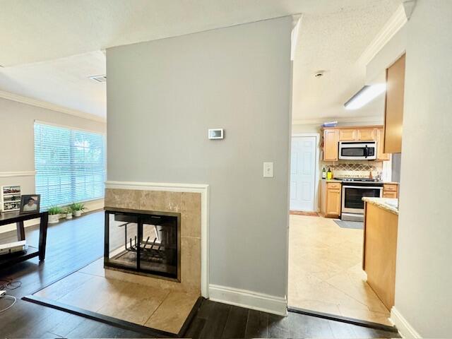 VILLAGE OAKS - Residential Lease