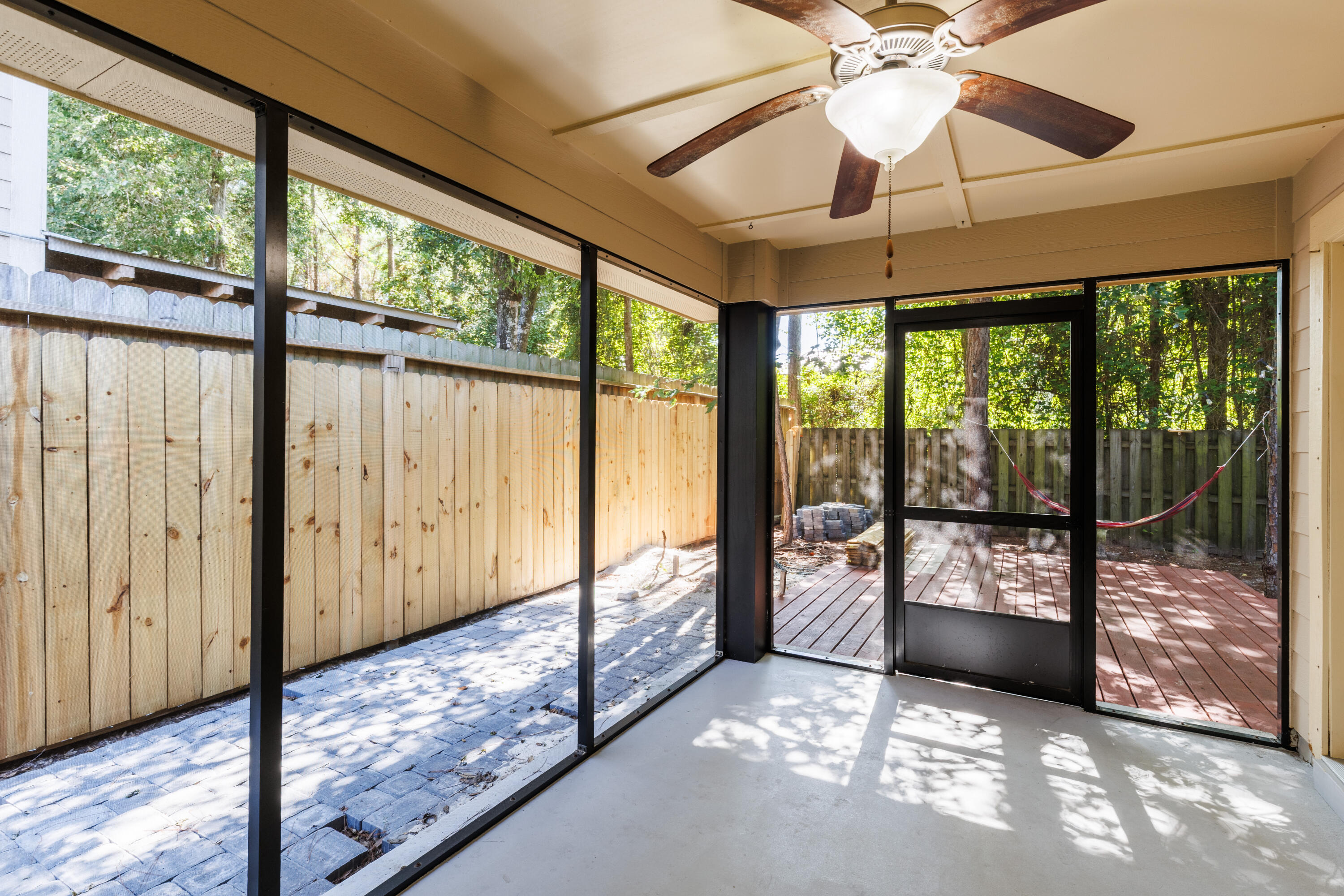 EAGLE BAY - Residential