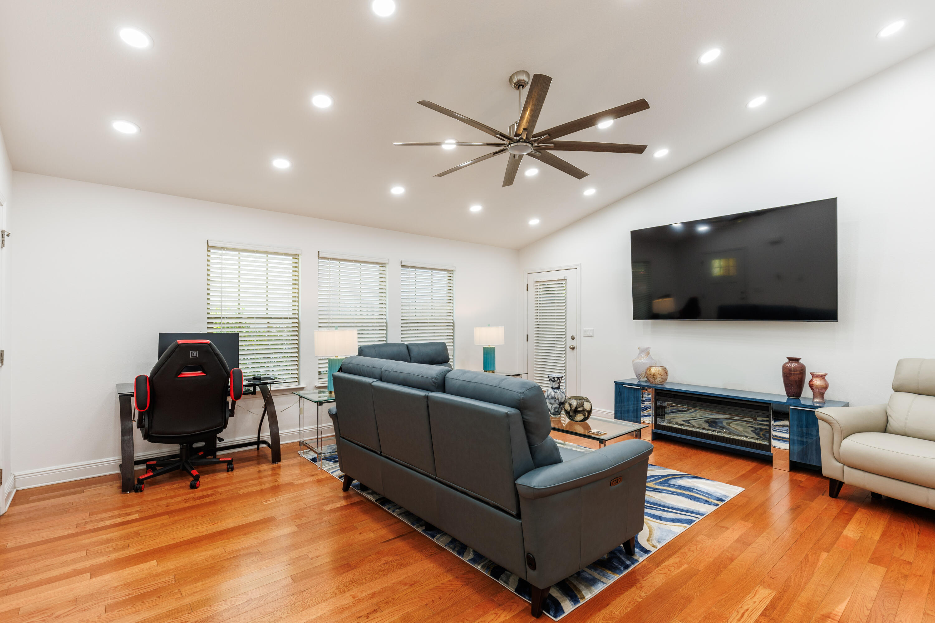 EAGLE BAY - Residential