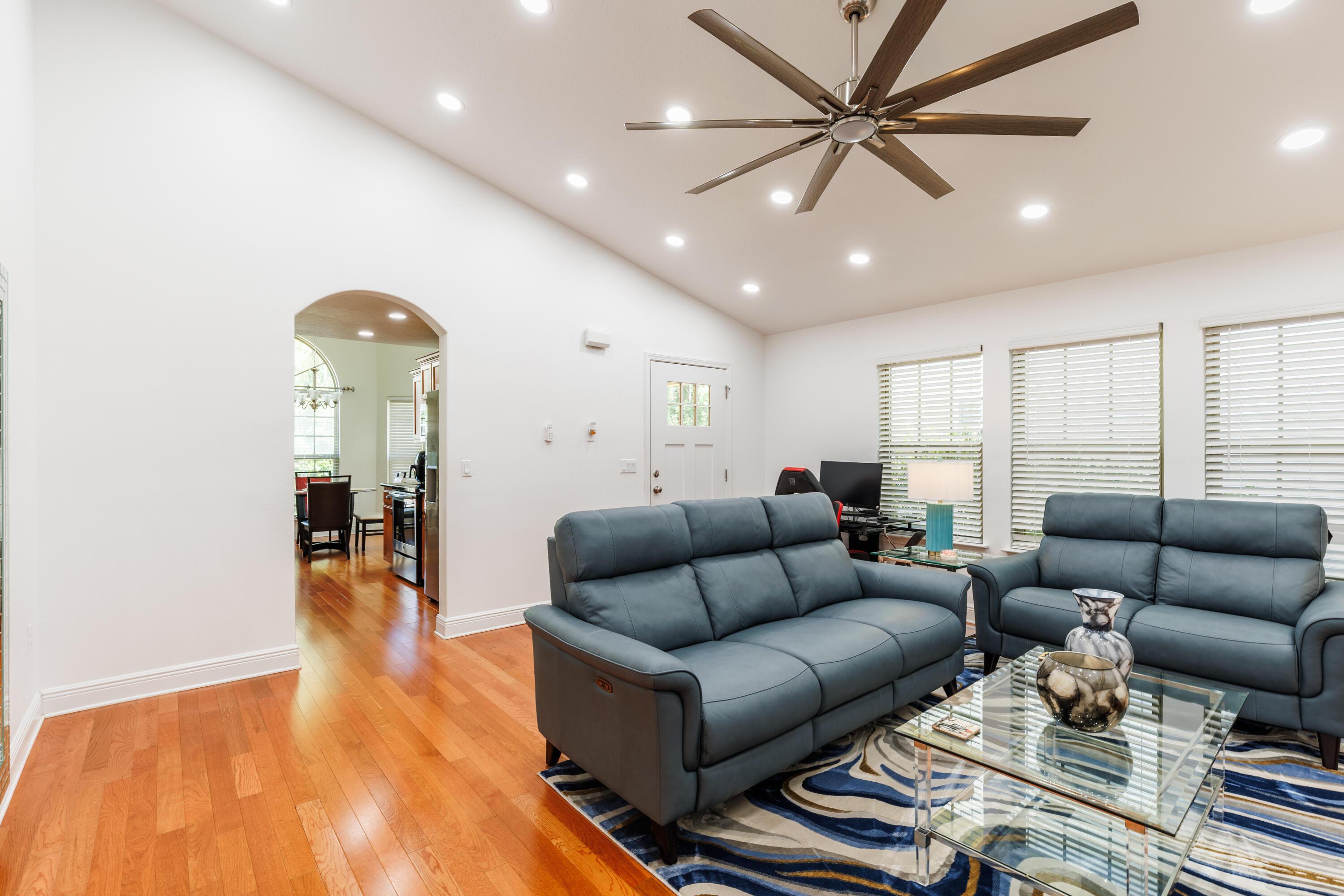EAGLE BAY - Residential