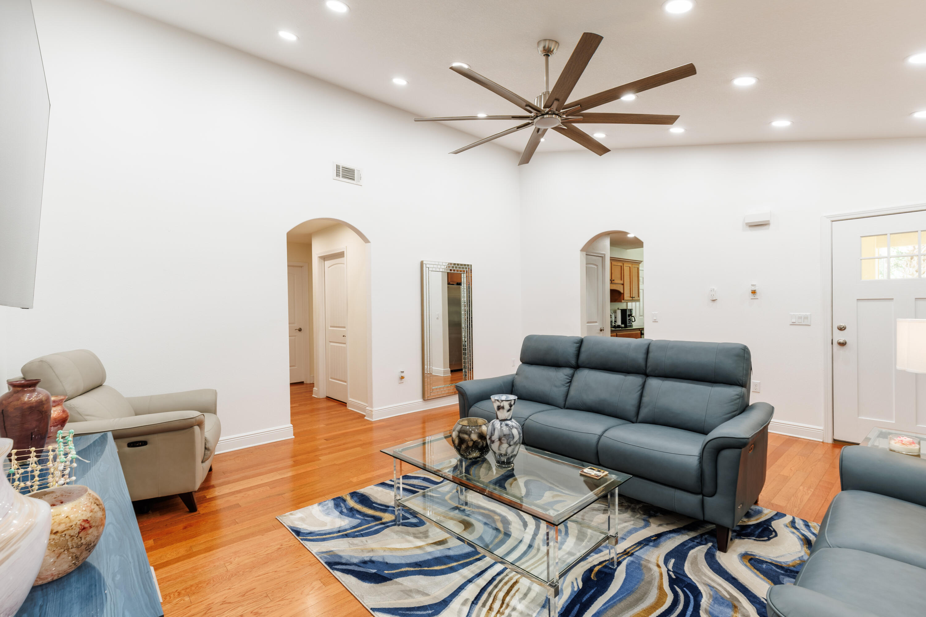 EAGLE BAY - Residential