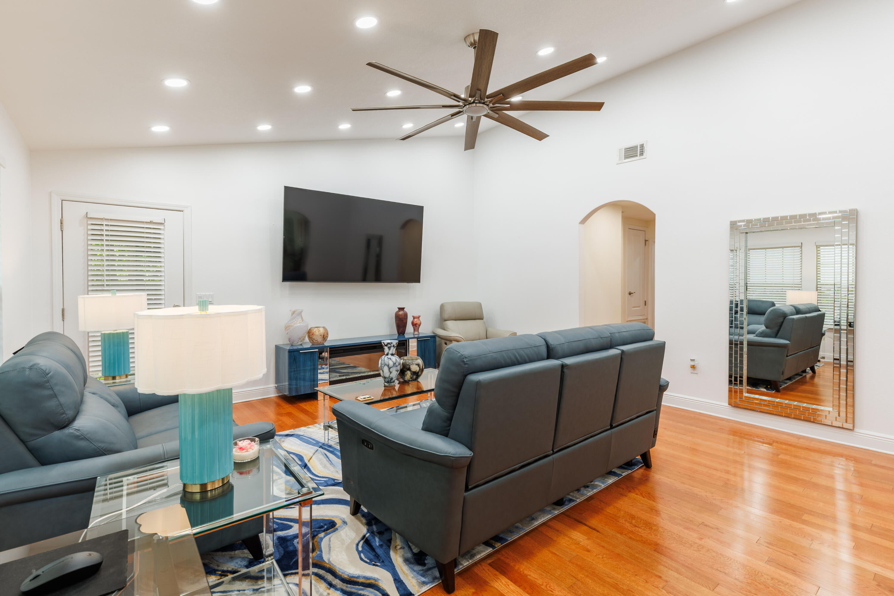 EAGLE BAY - Residential