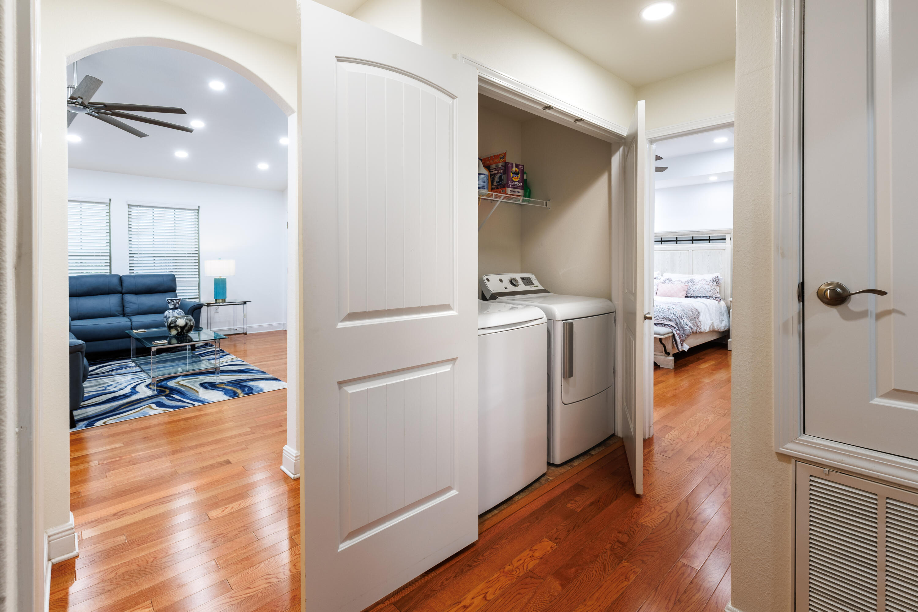 EAGLE BAY - Residential
