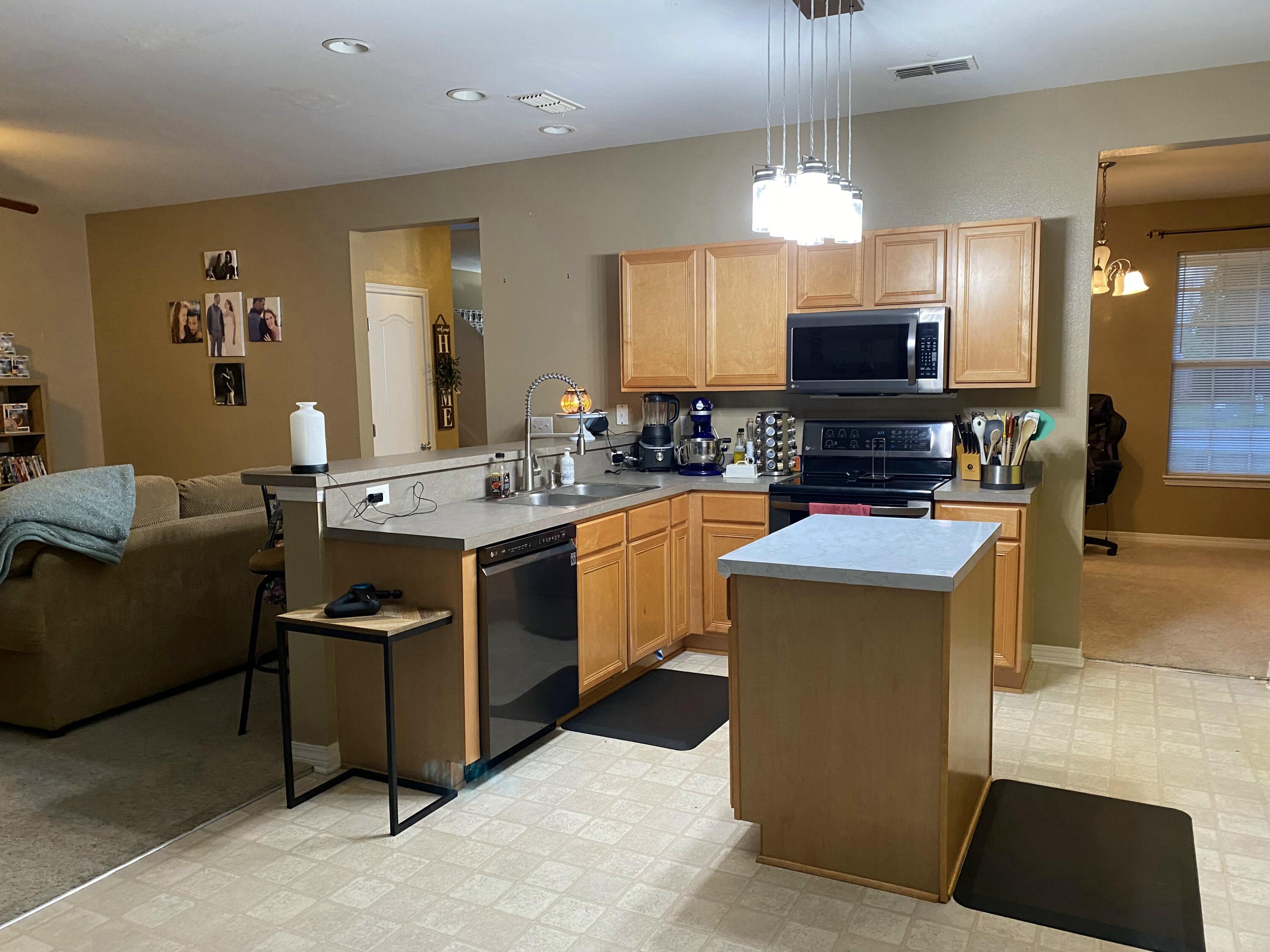 SANDY RIDGE ESTATES - Residential Lease