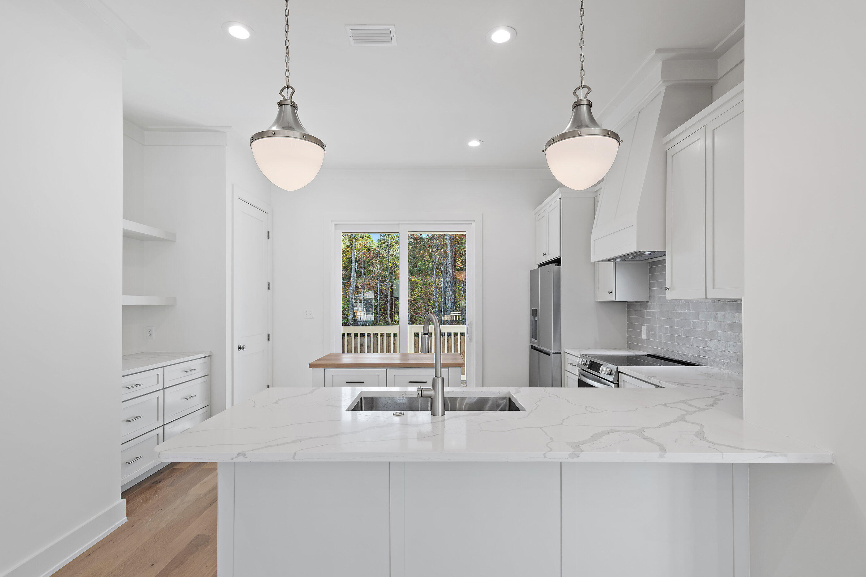 MAGNOLIA BAY - Residential