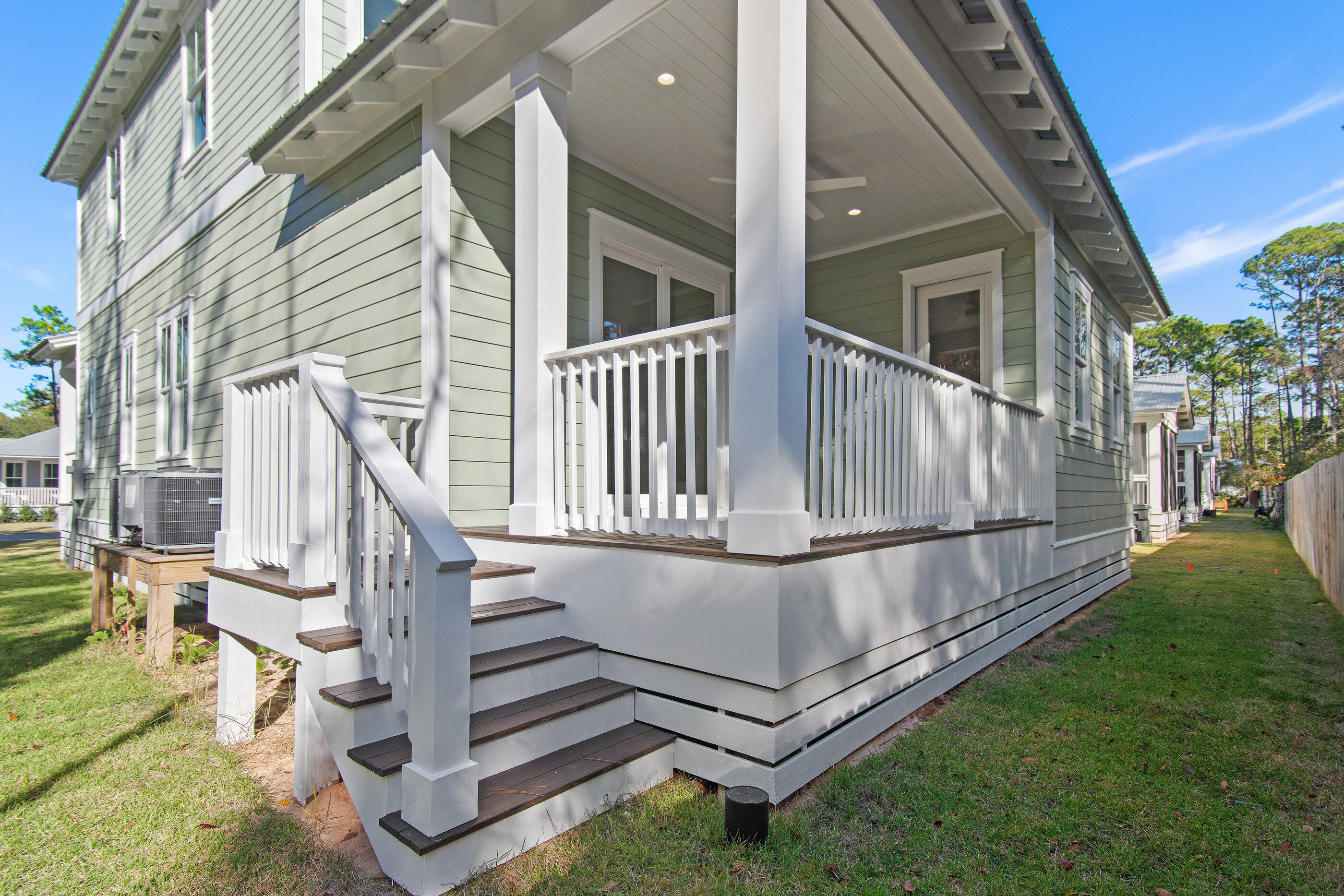 MAGNOLIA BAY - Residential