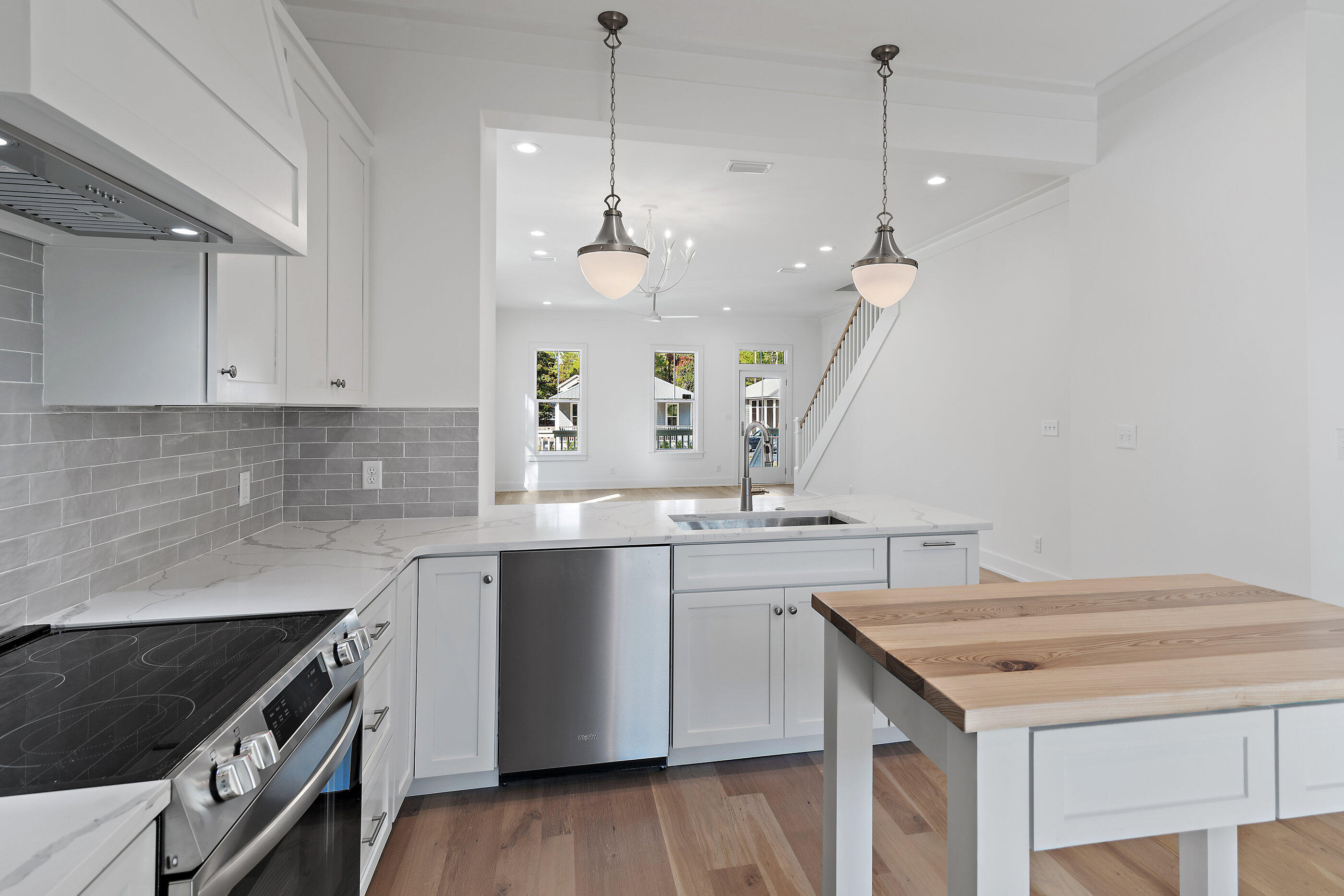 MAGNOLIA BAY - Residential