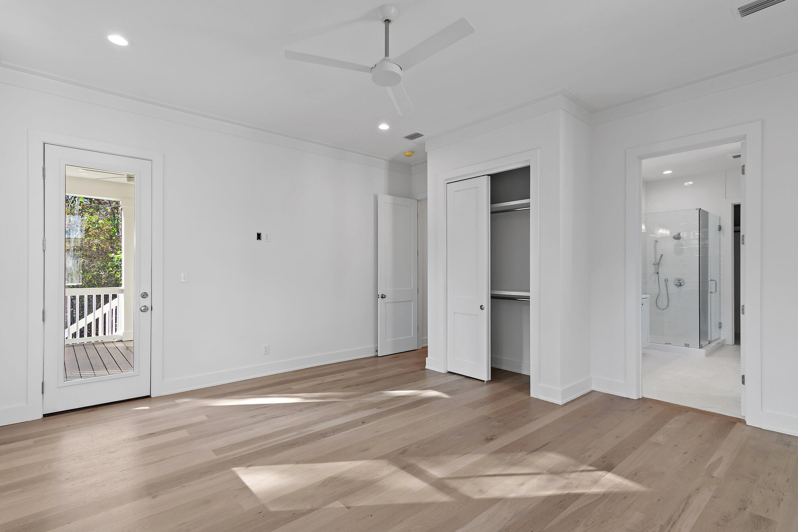 MAGNOLIA BAY - Residential