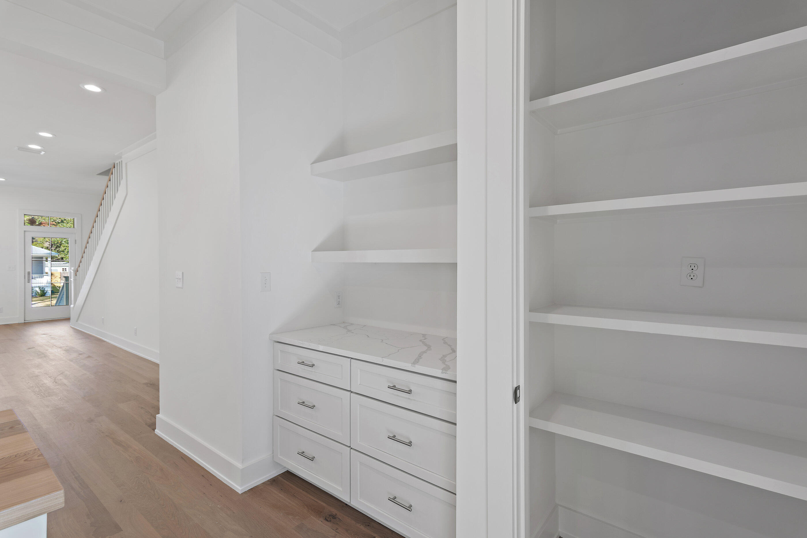 MAGNOLIA BAY - Residential