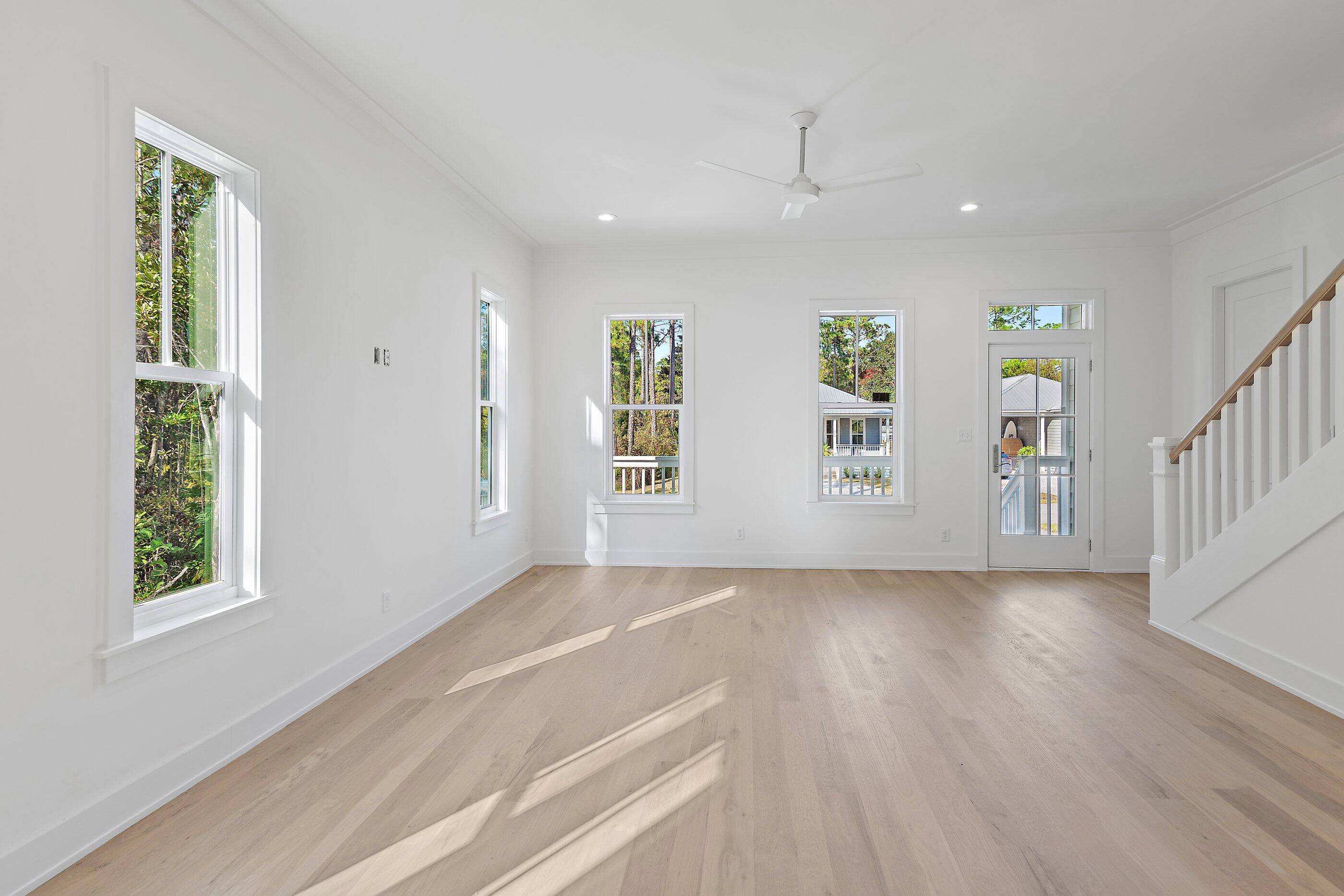 MAGNOLIA BAY - Residential