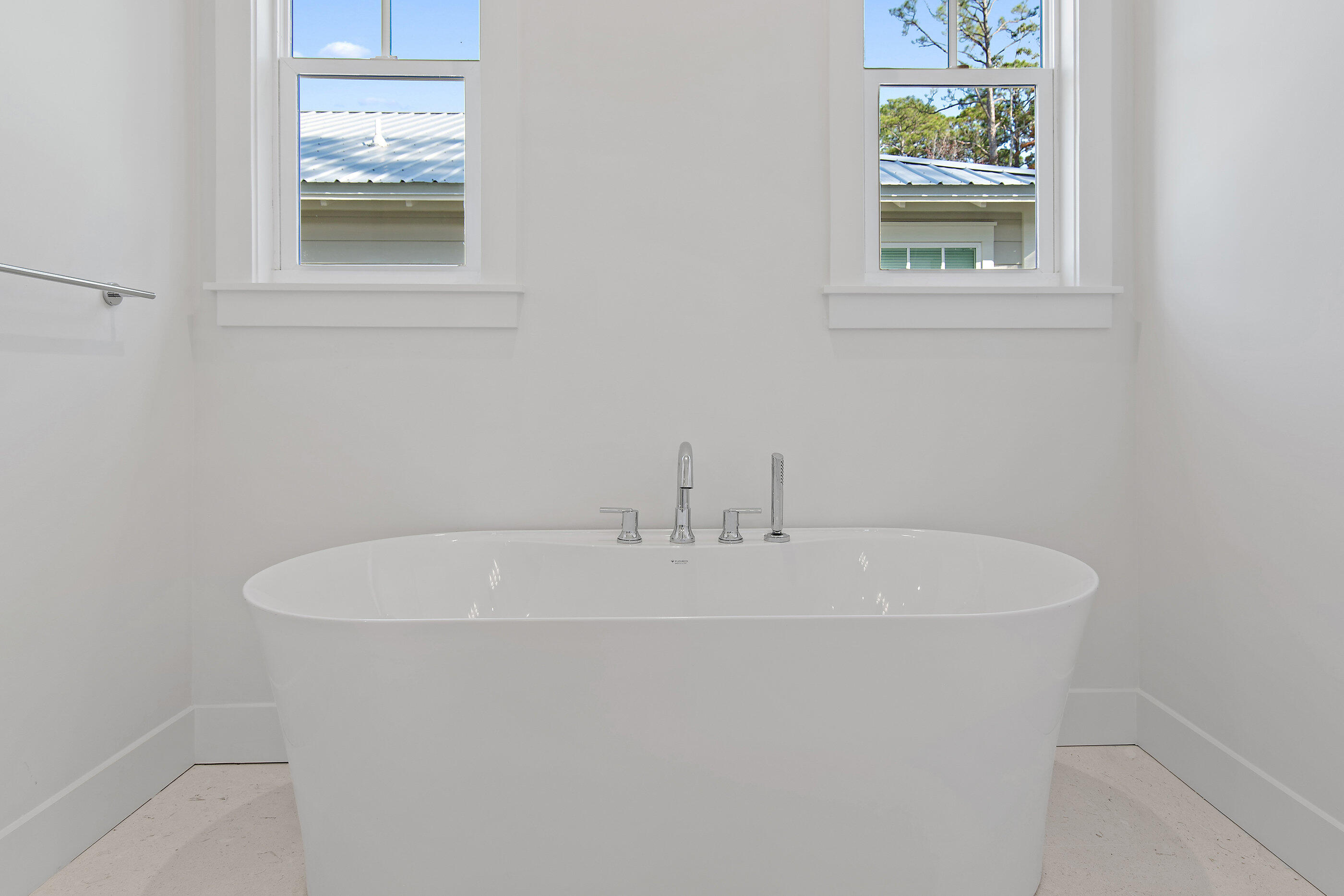 MAGNOLIA BAY - Residential