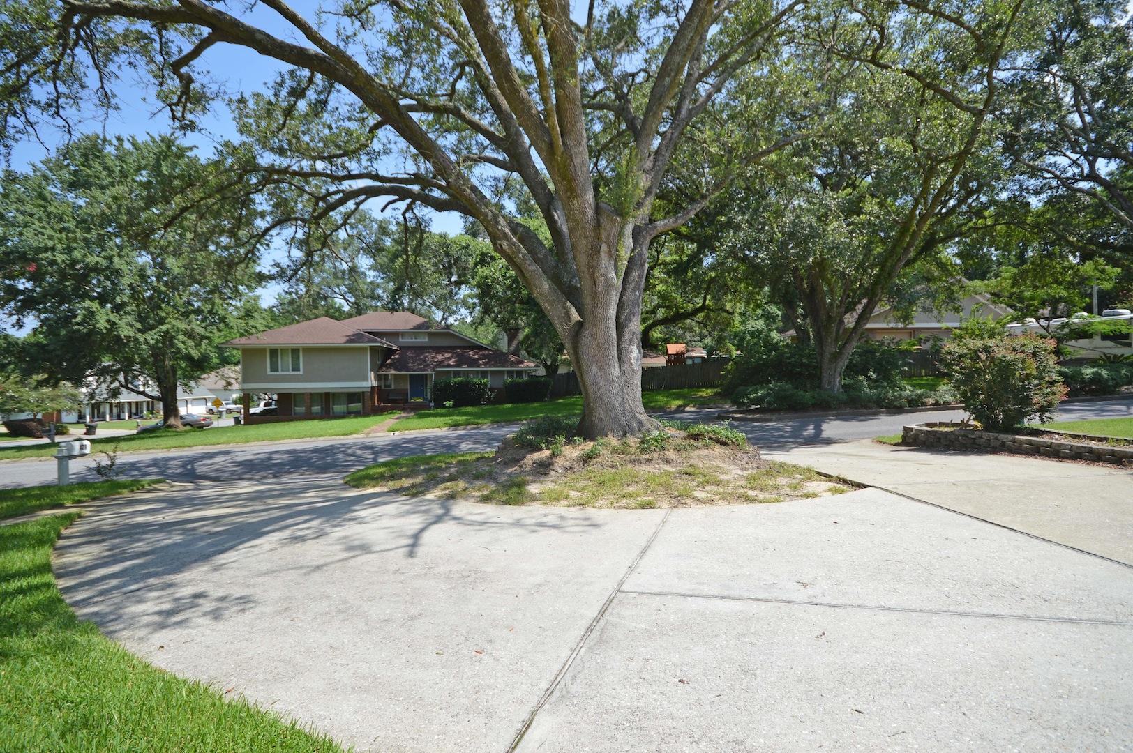 TWIN LAKES ESTATES - Residential