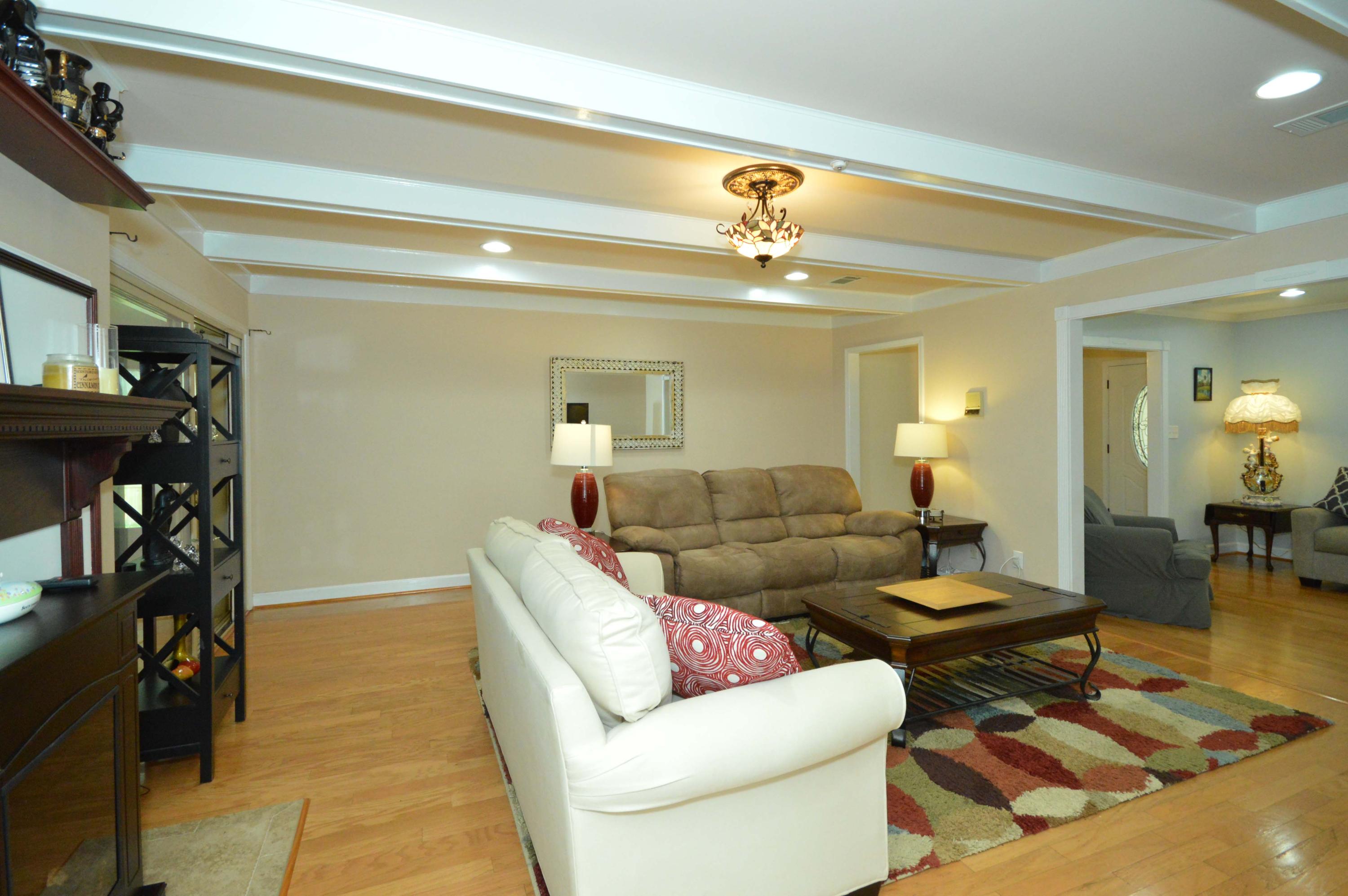 TWIN LAKES ESTATES - Residential