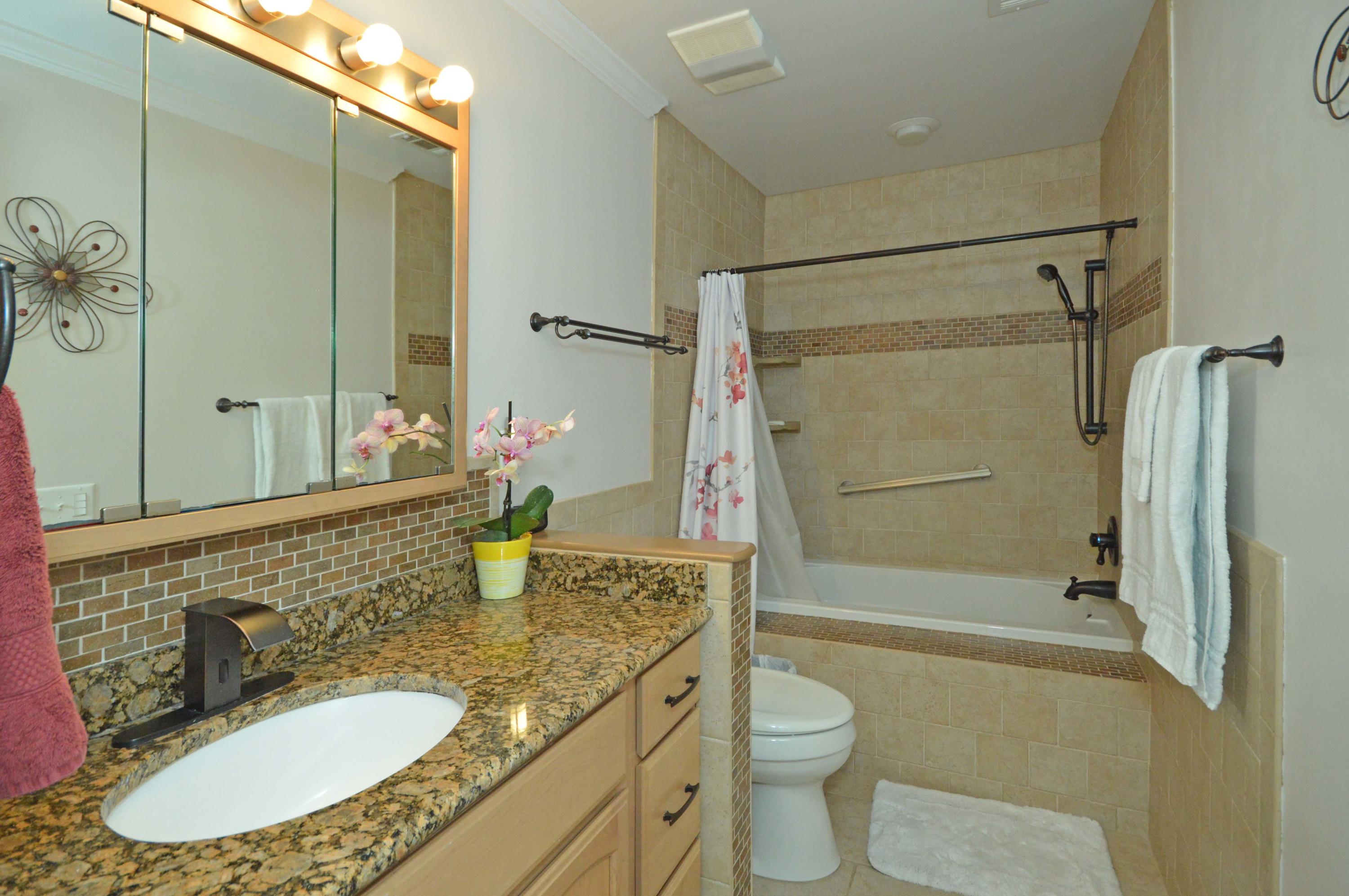 TWIN LAKES ESTATES - Residential