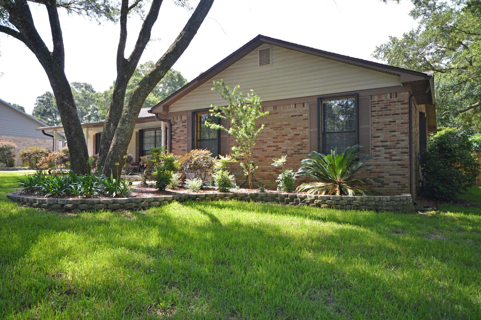 TWIN LAKES ESTATES - Residential