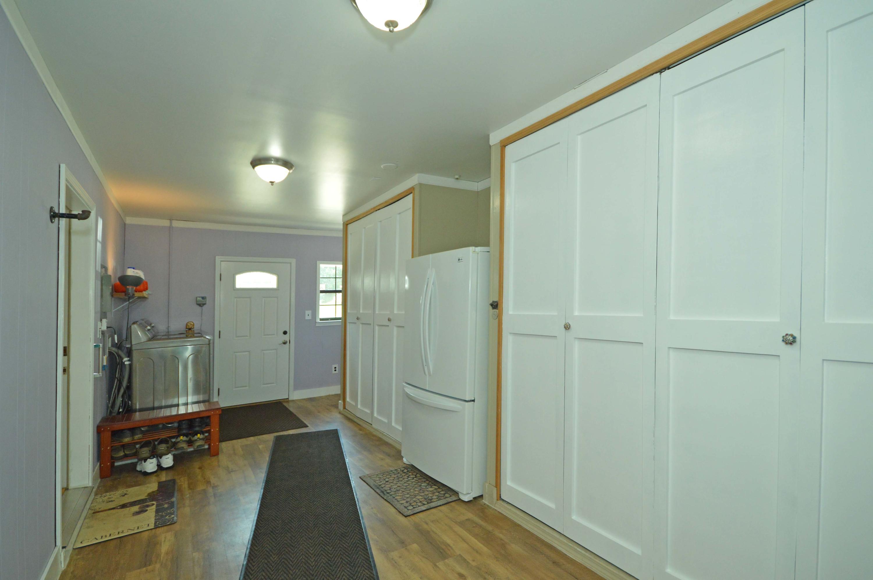 TWIN LAKES ESTATES - Residential