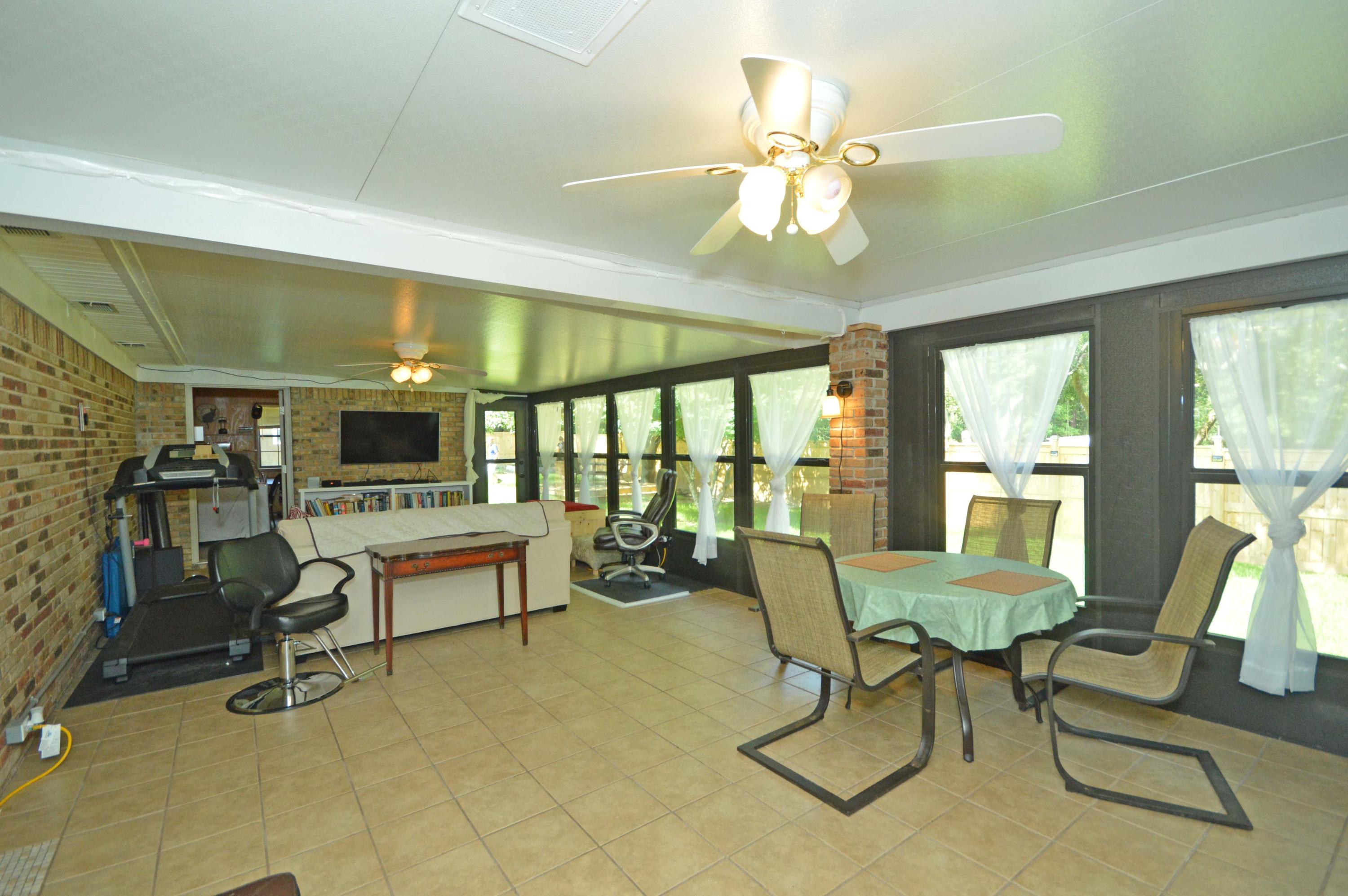 TWIN LAKES ESTATES - Residential