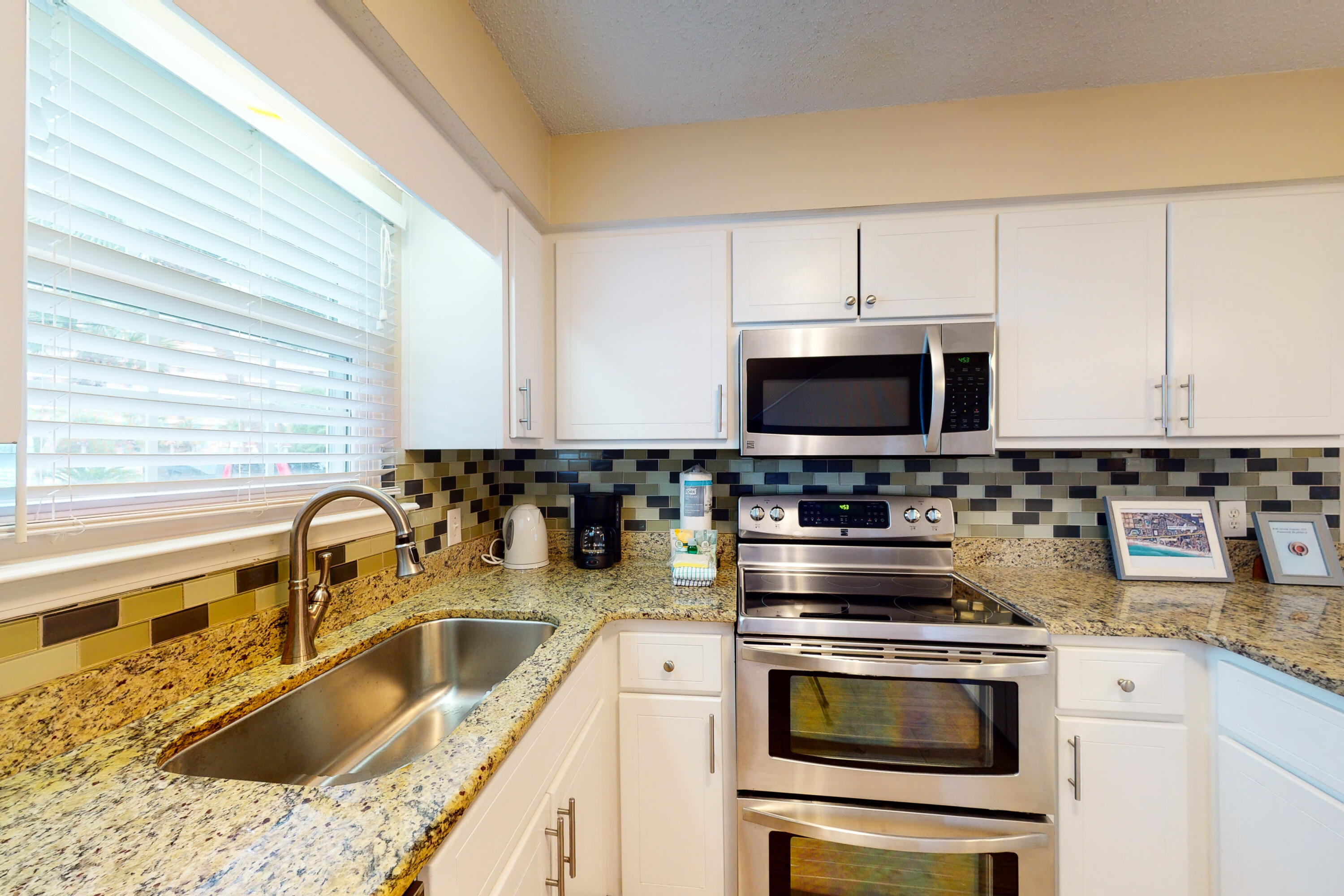 SUMMERLAKE T/H - Residential