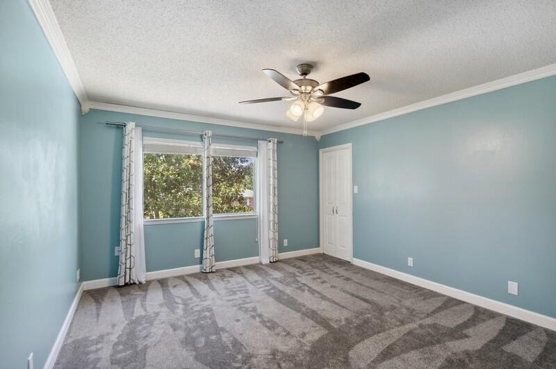 LAKE LORRAINE ESTATES - Residential
