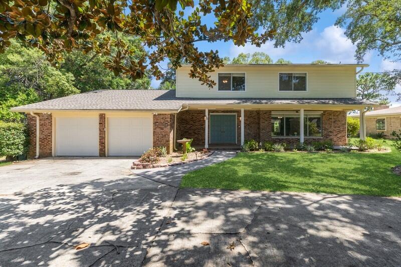LAKE LORRAINE ESTATES - Residential