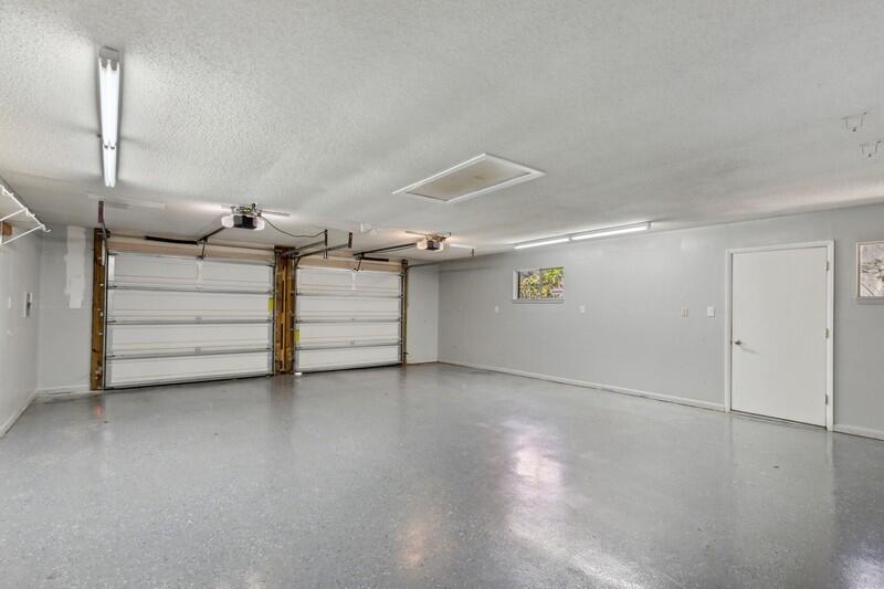 LAKE LORRAINE ESTATES - Residential