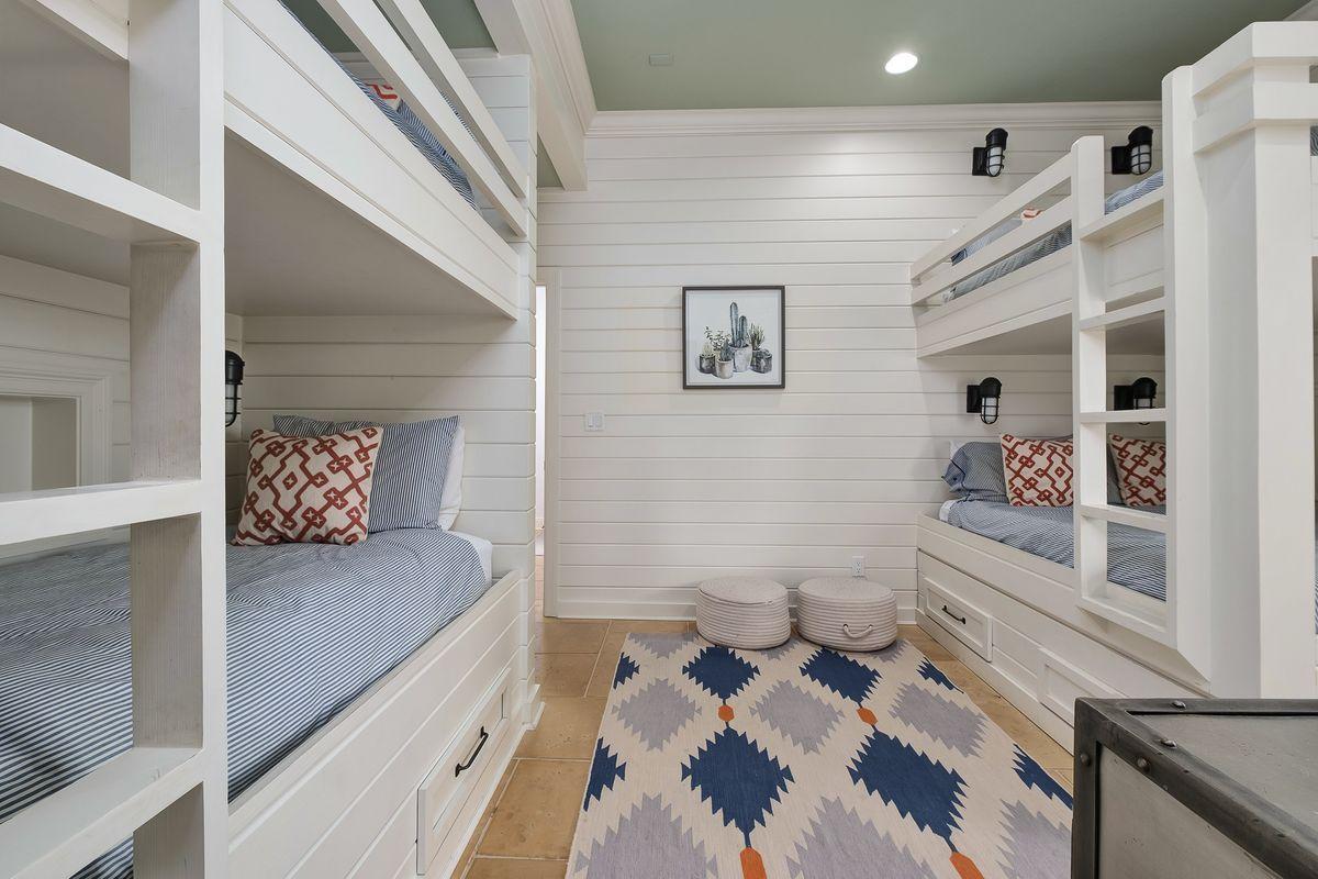 DESTINY BY THE SEA - Residential