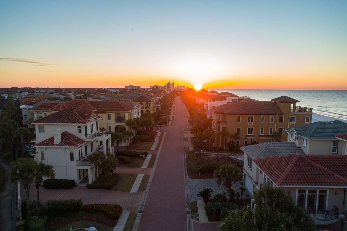 DESTINY BY THE SEA - Residential