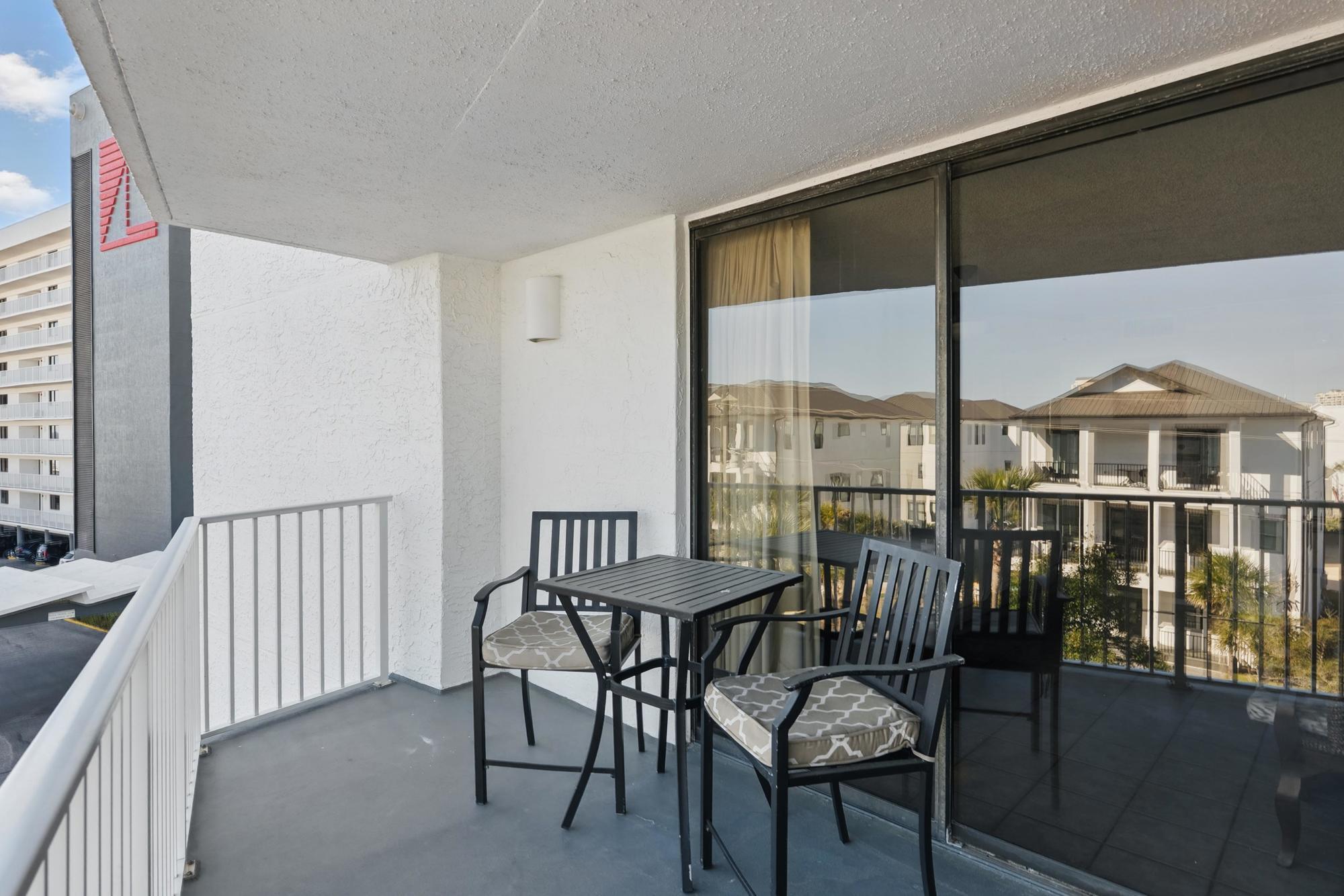 MAINSAIL CONDO PH 3 - Residential