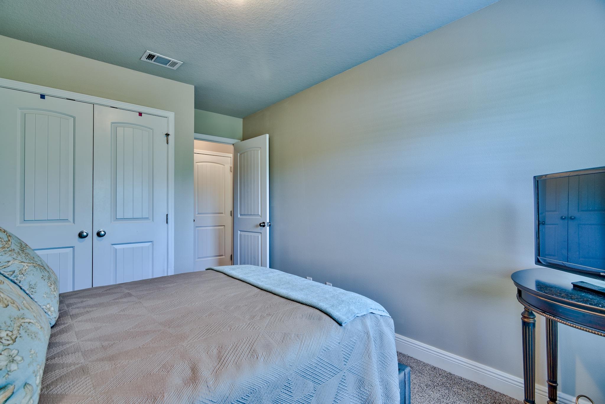 WATER OAKS T/H - Residential