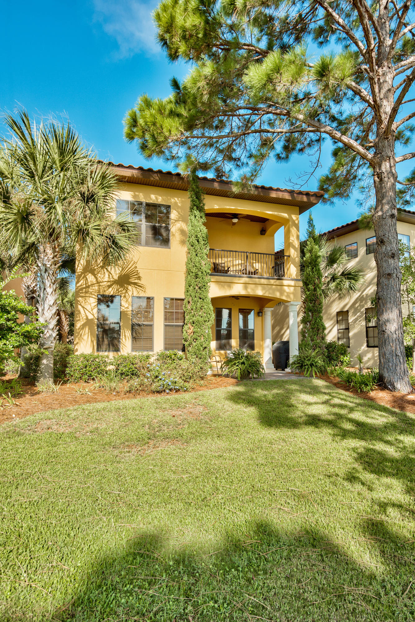 VILLA LAGO - Residential