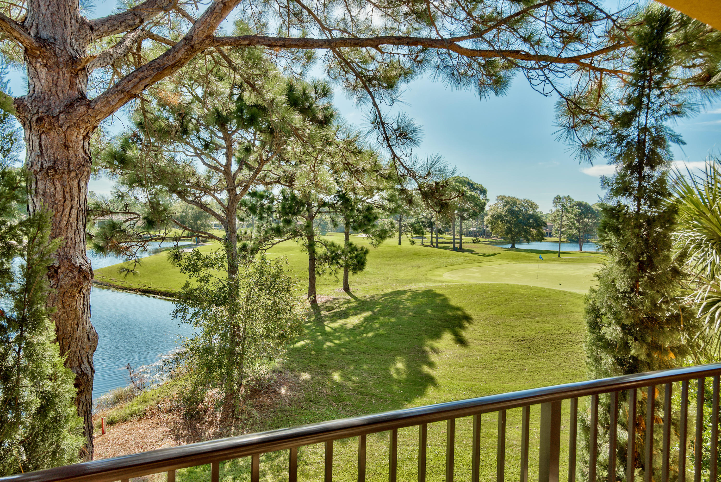 VILLA LAGO - Residential