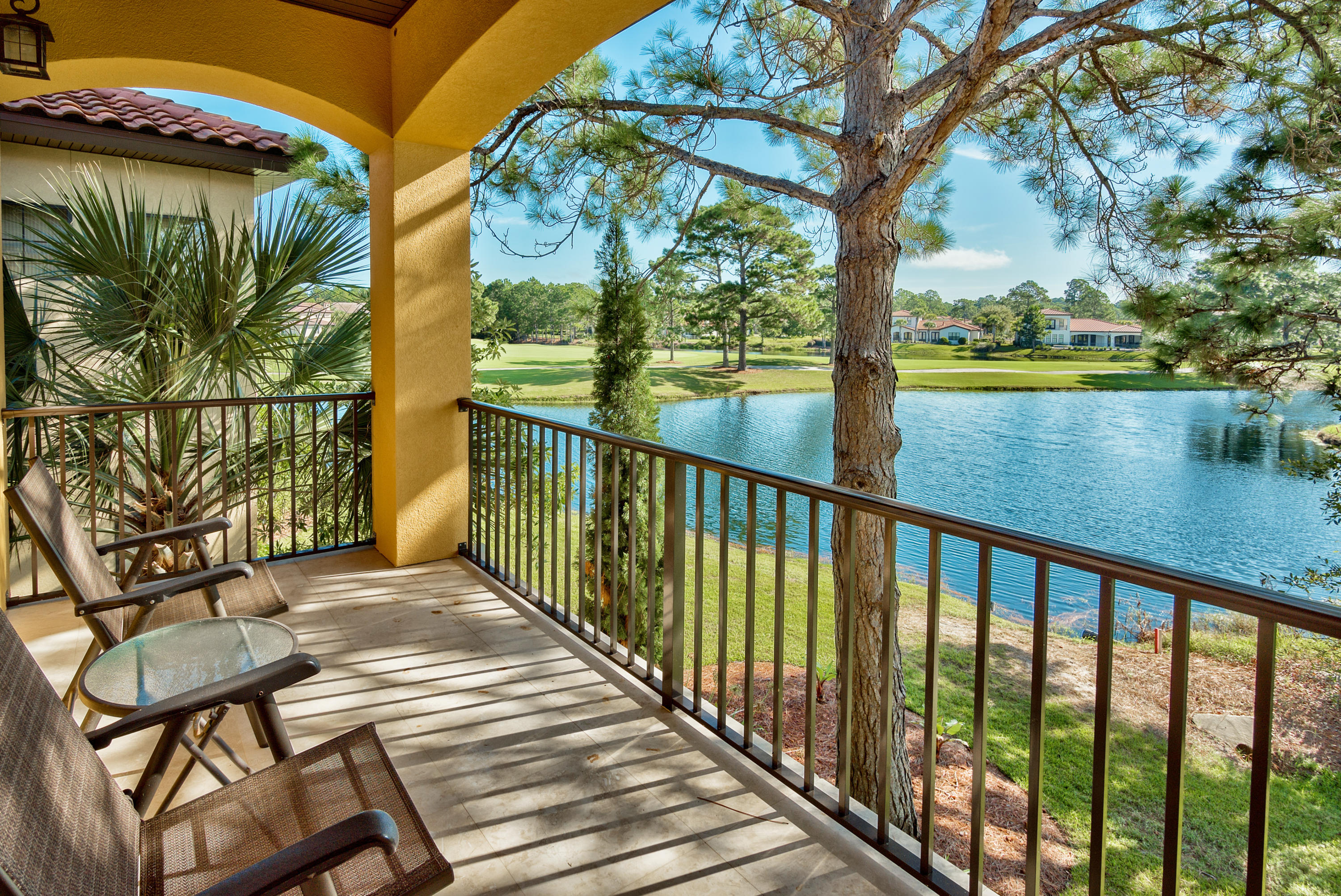 VILLA LAGO - Residential