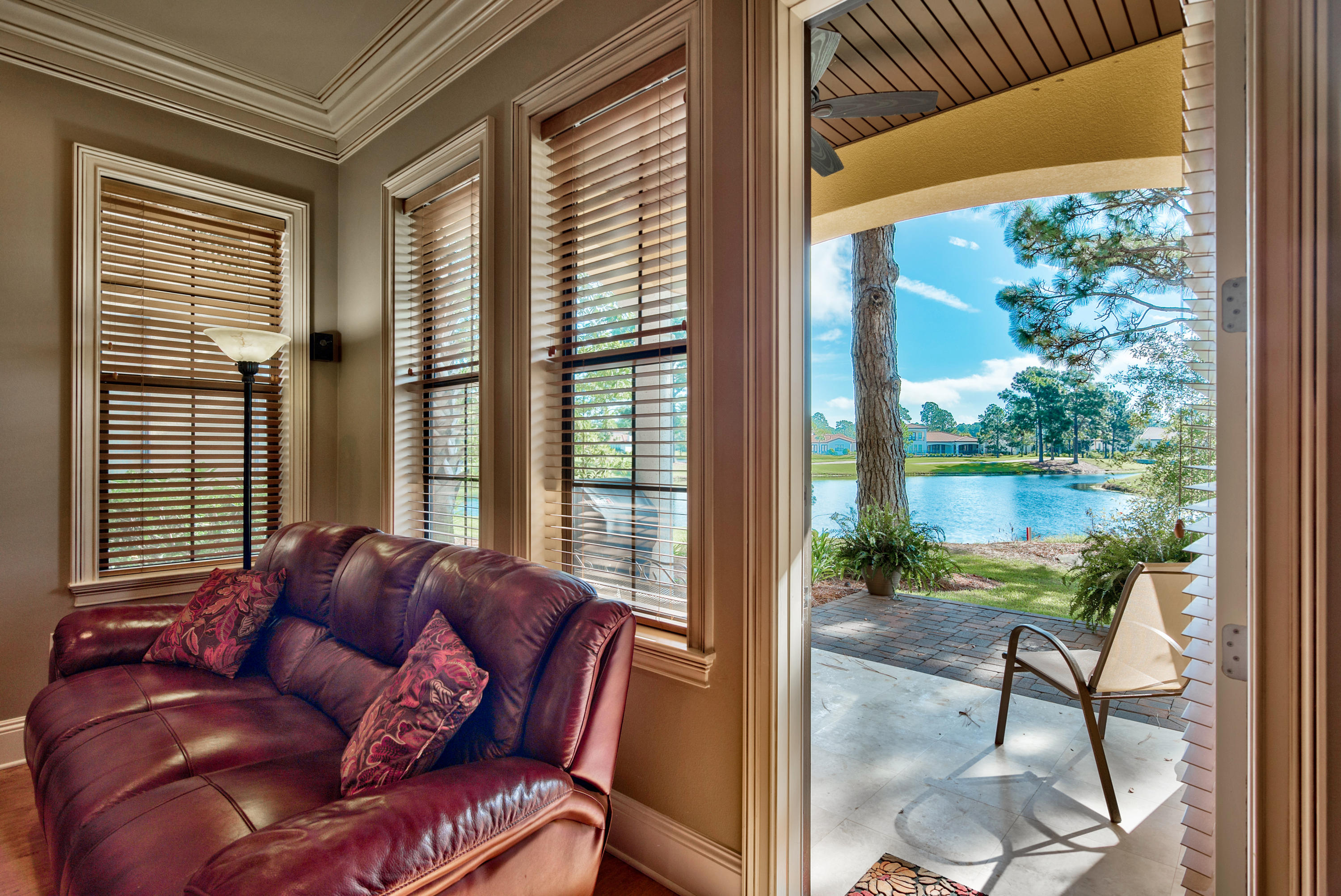 VILLA LAGO - Residential