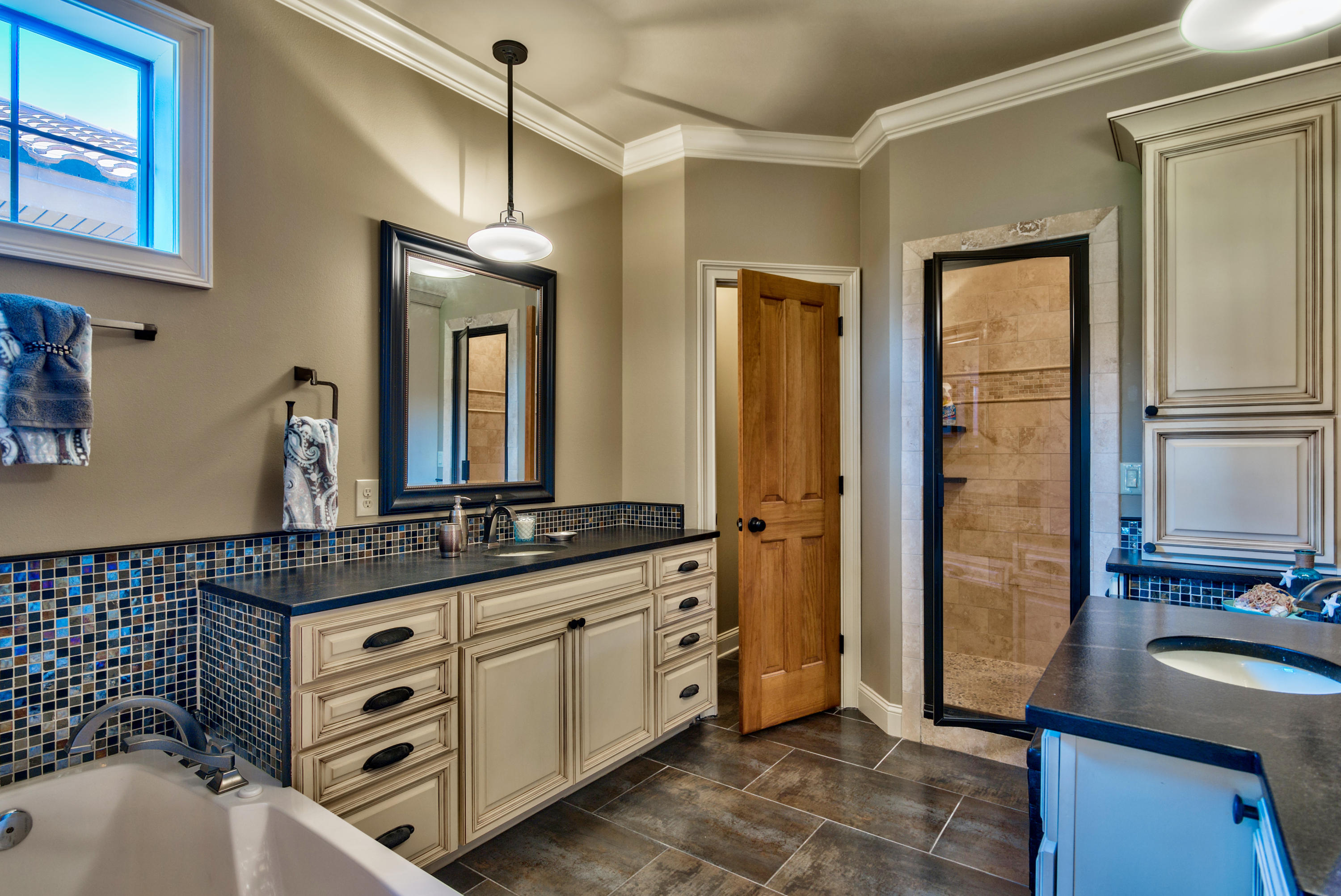 VILLA LAGO - Residential