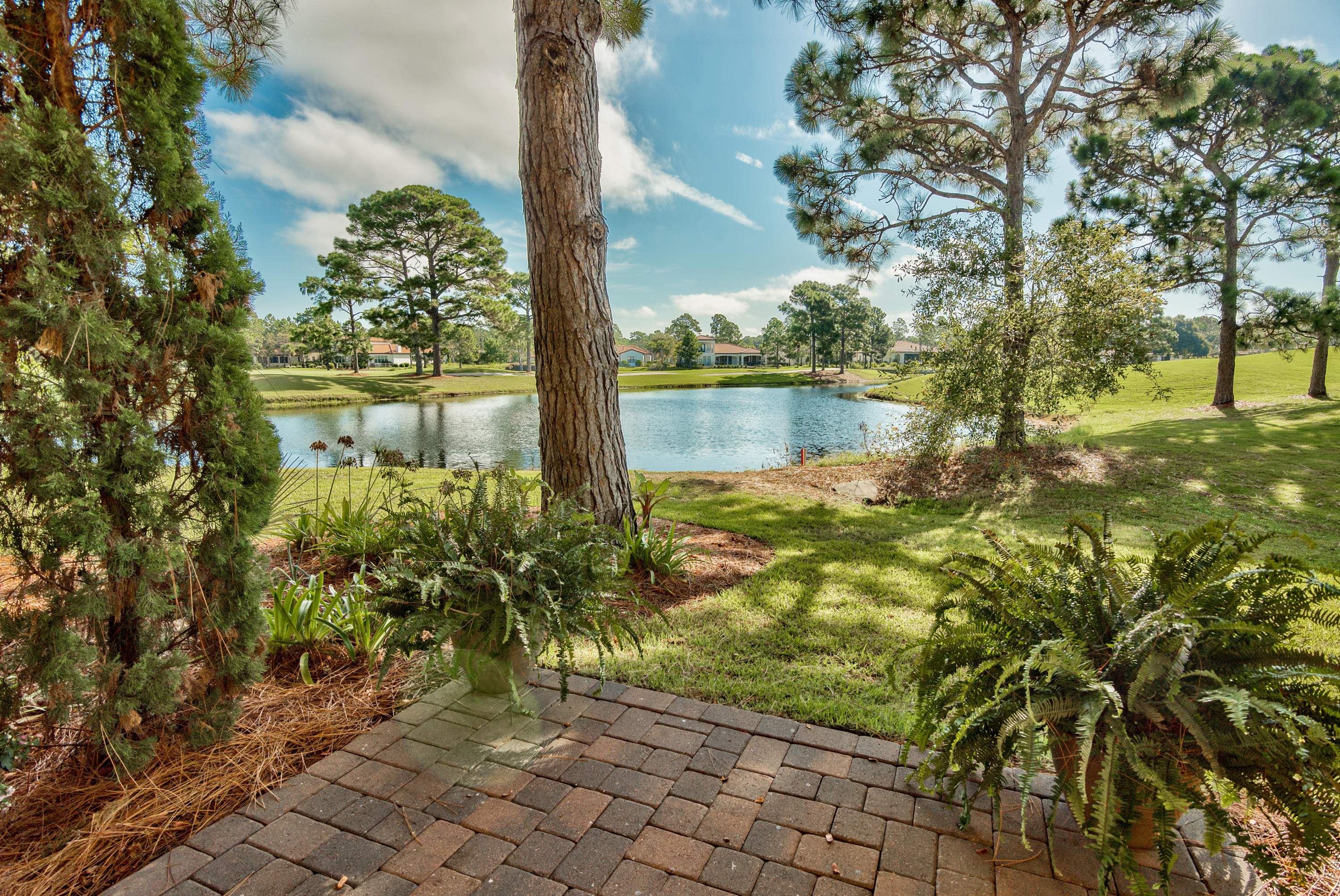 VILLA LAGO - Residential