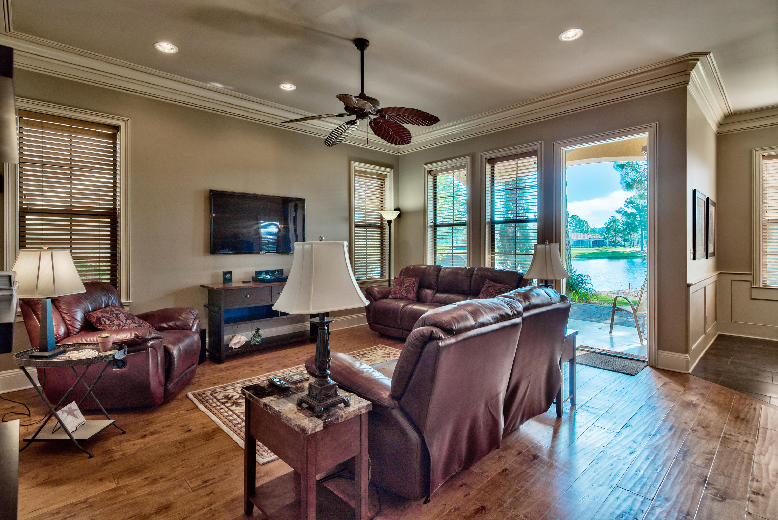 VILLA LAGO - Residential