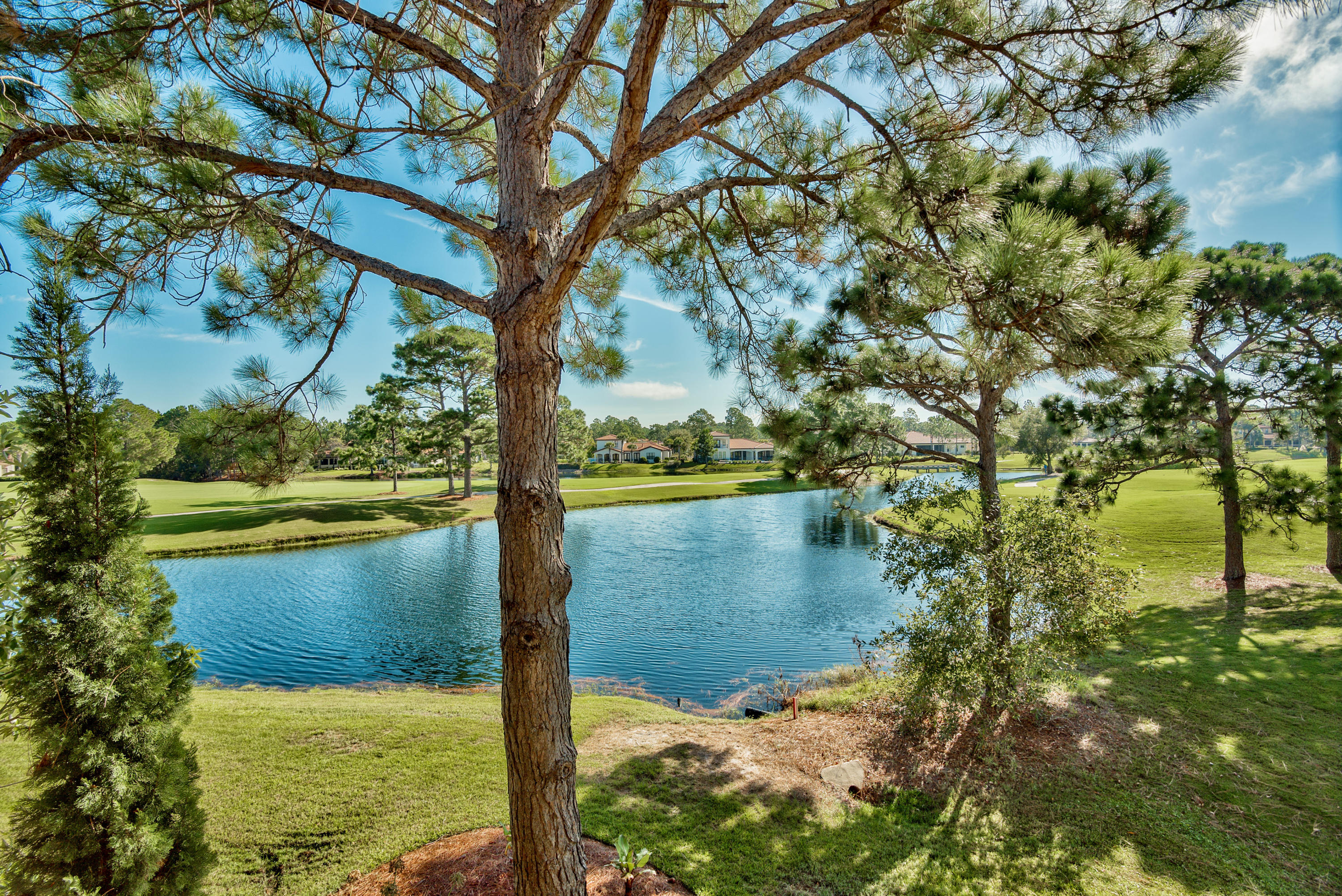 VILLA LAGO - Residential