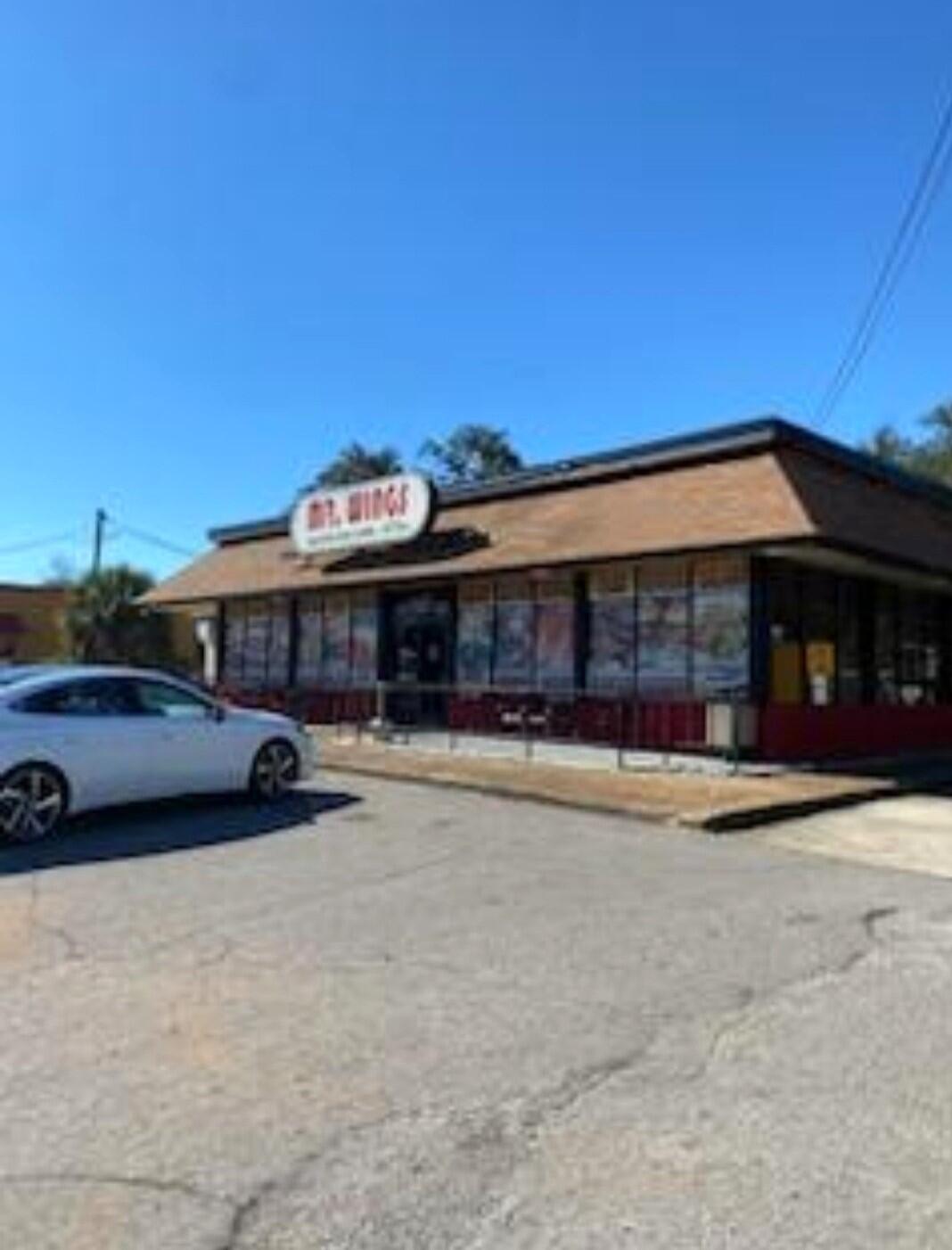 Restaurant building for sale on a busy street. The Property is rented and Sale subject to lease! Needs TLC.Current rental income is $32700 P/Y.