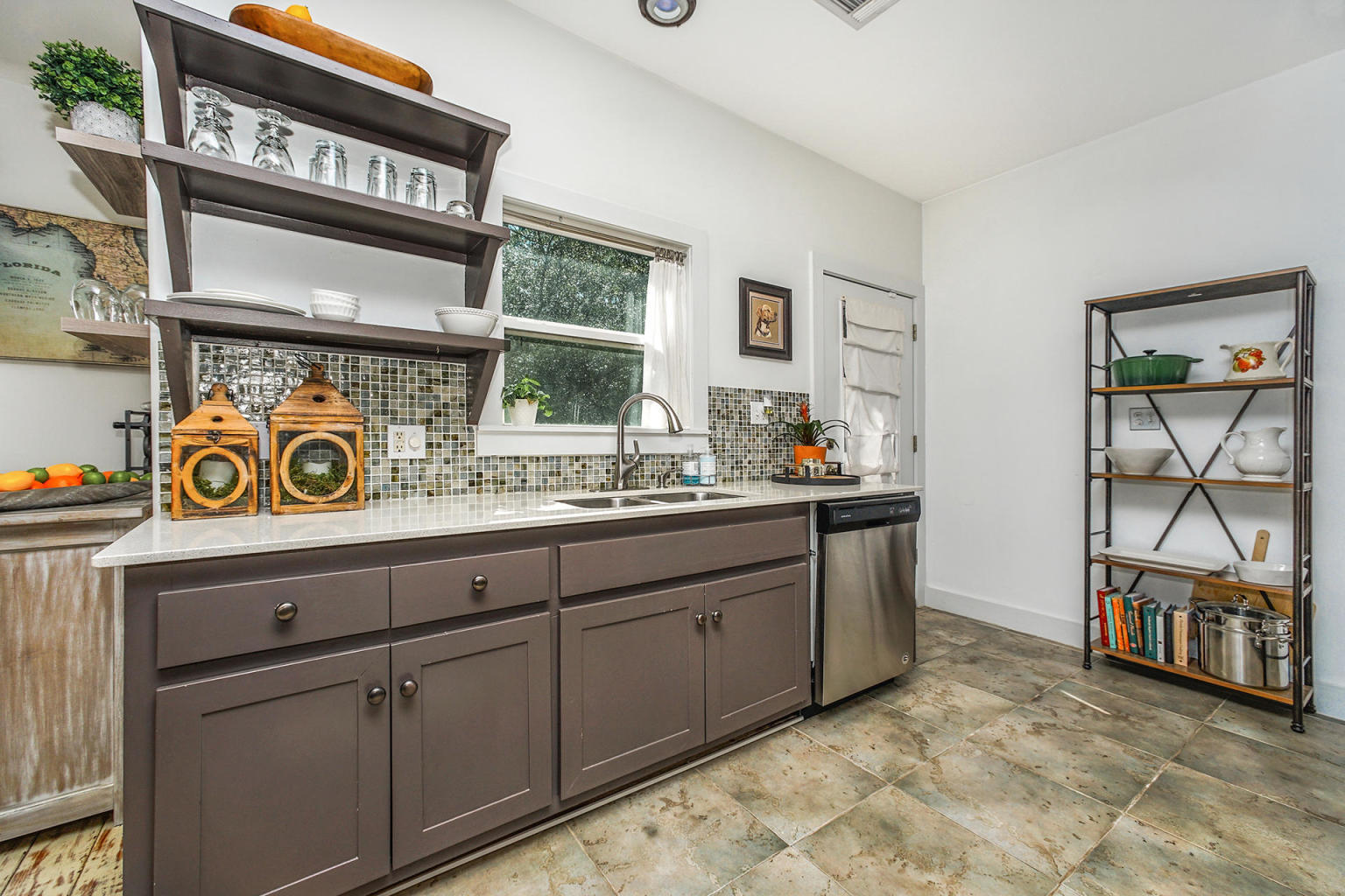 BAYOU CREEK ESTATES - Residential Lease