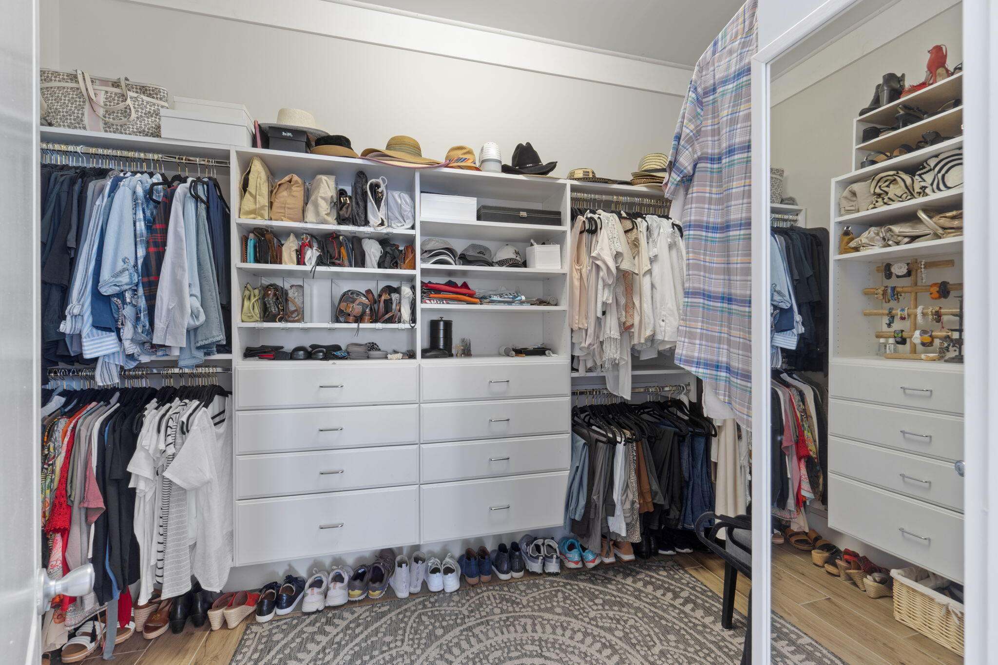 SAILMAKER COVE - Residential