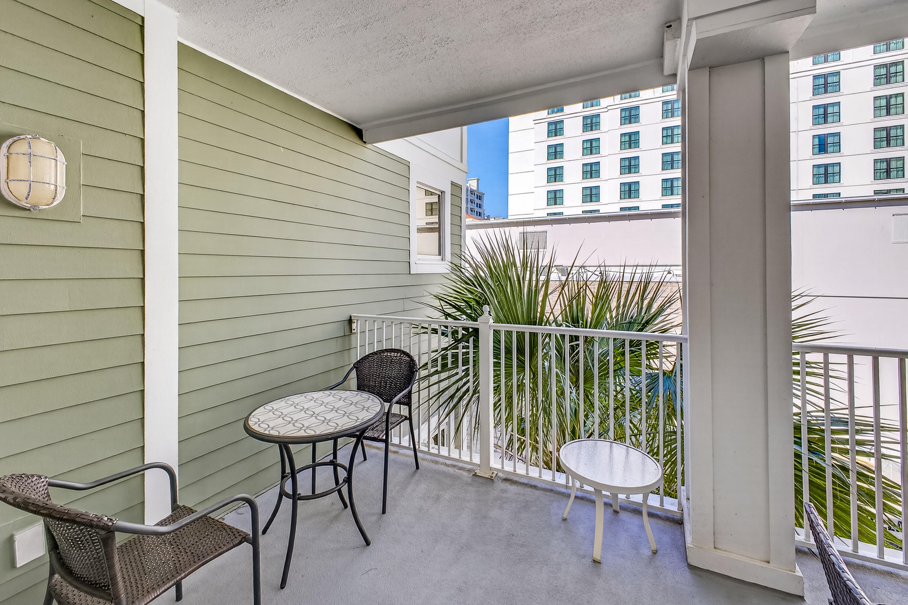 PILOT HOUSE - Residential