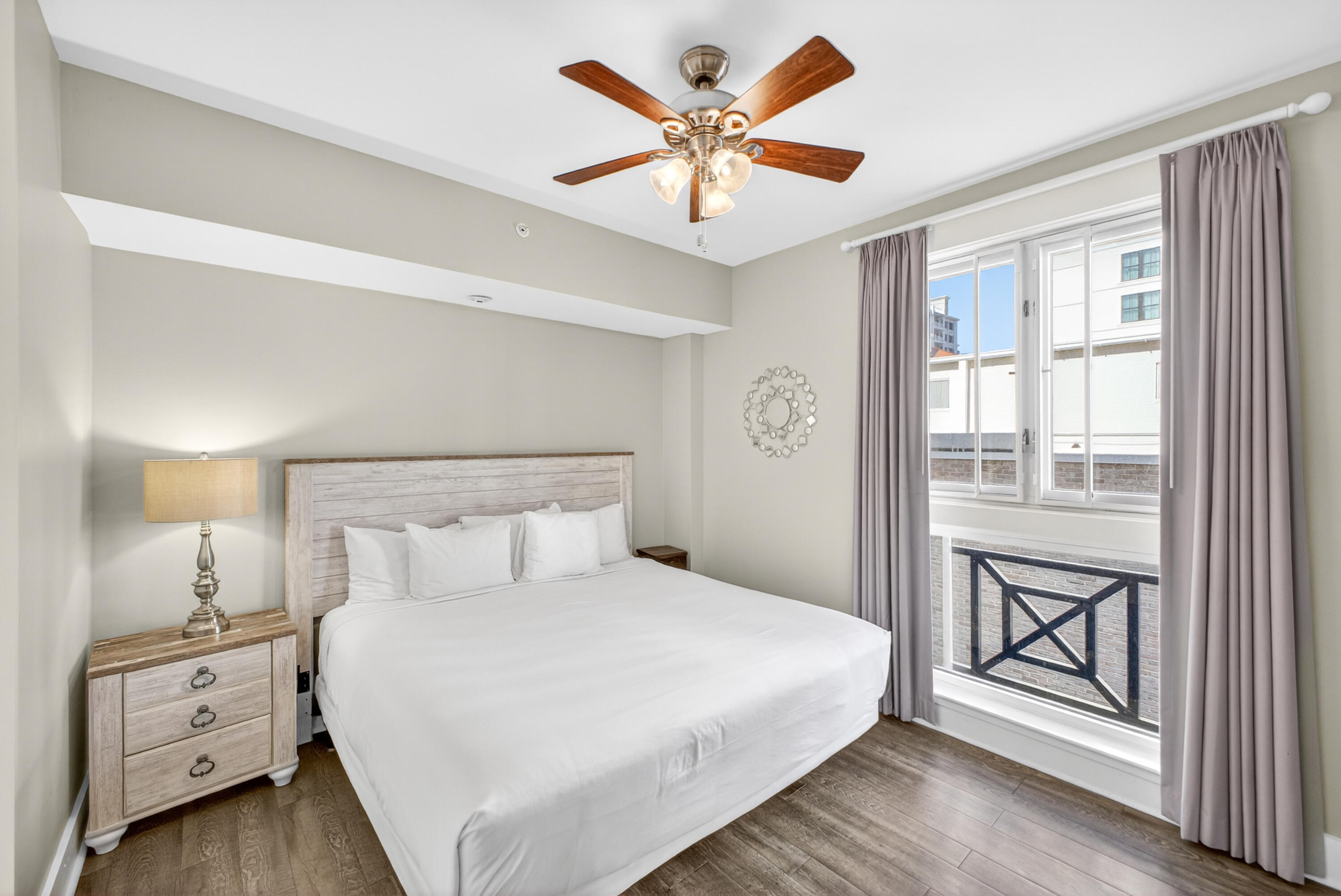 PILOT HOUSE - Residential