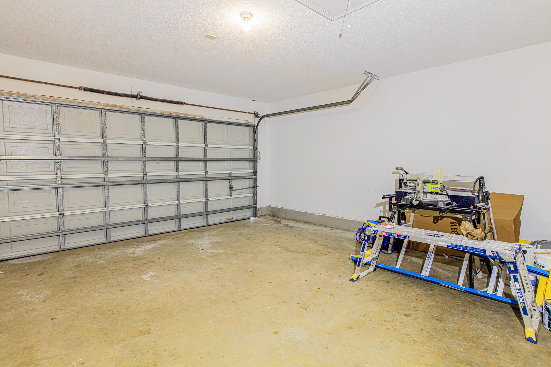 WOODRIDGE MANOR - Residential