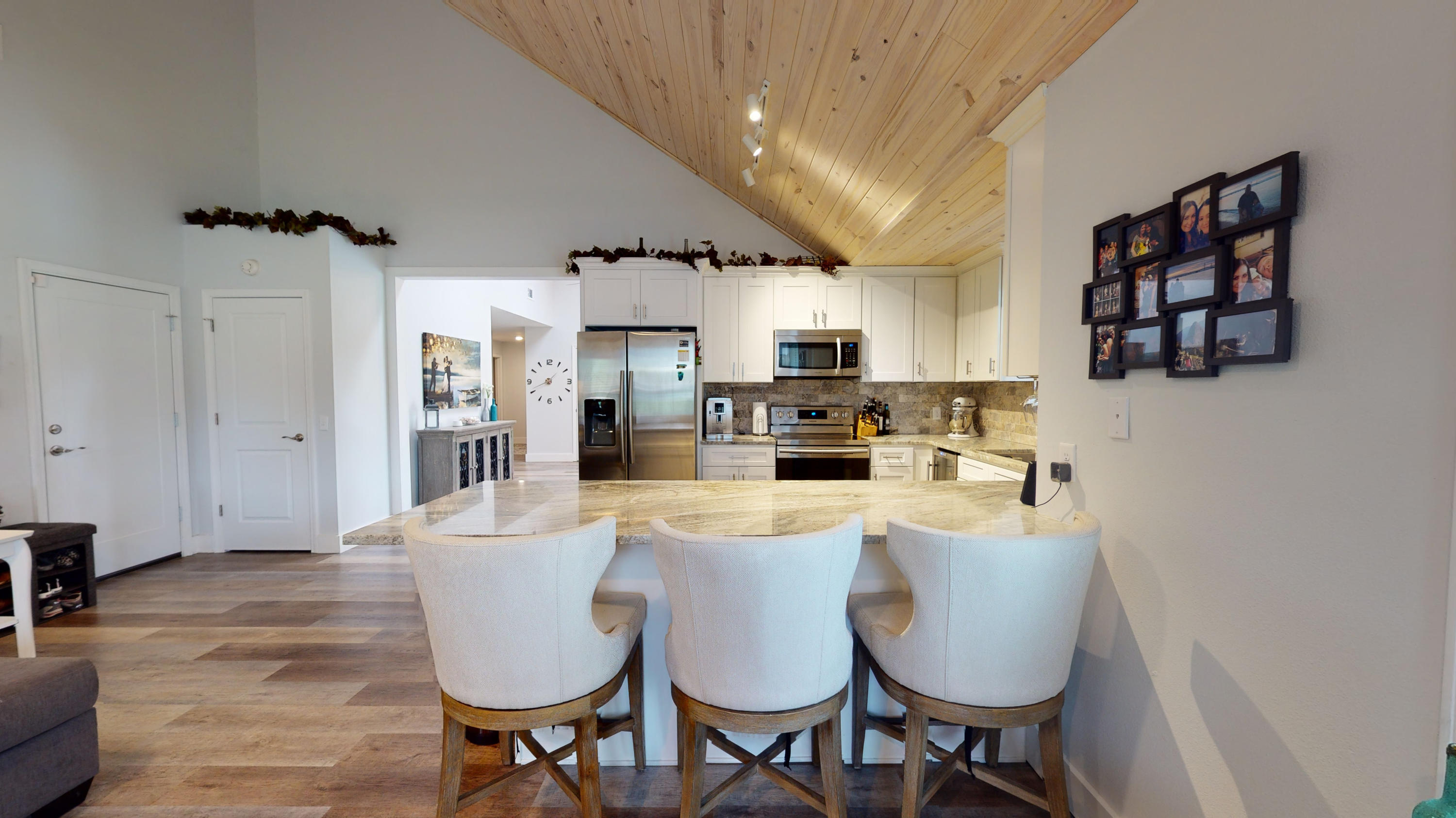 CASTELAR - Residential