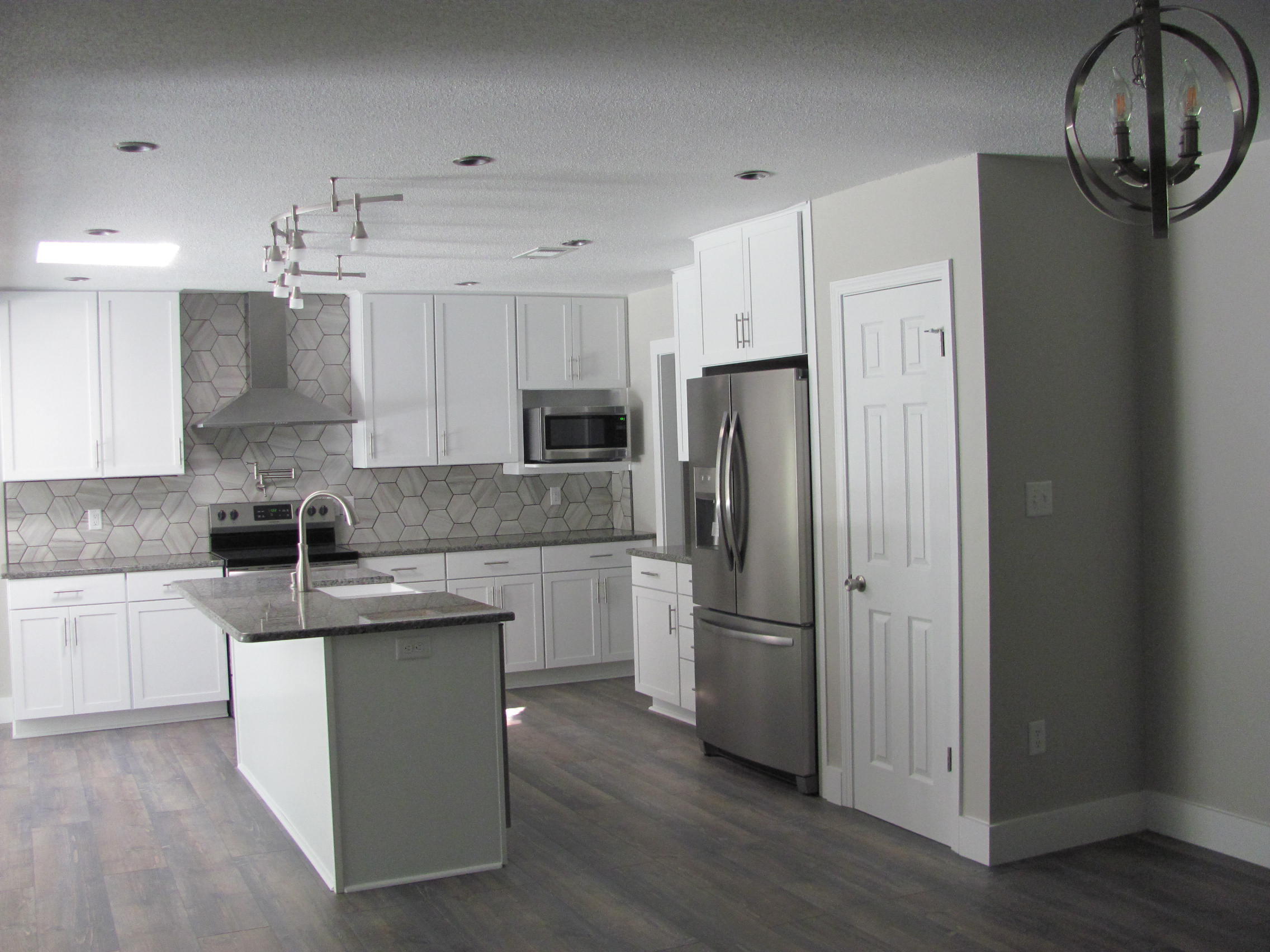 Kenwood/Chateauguay - Residential