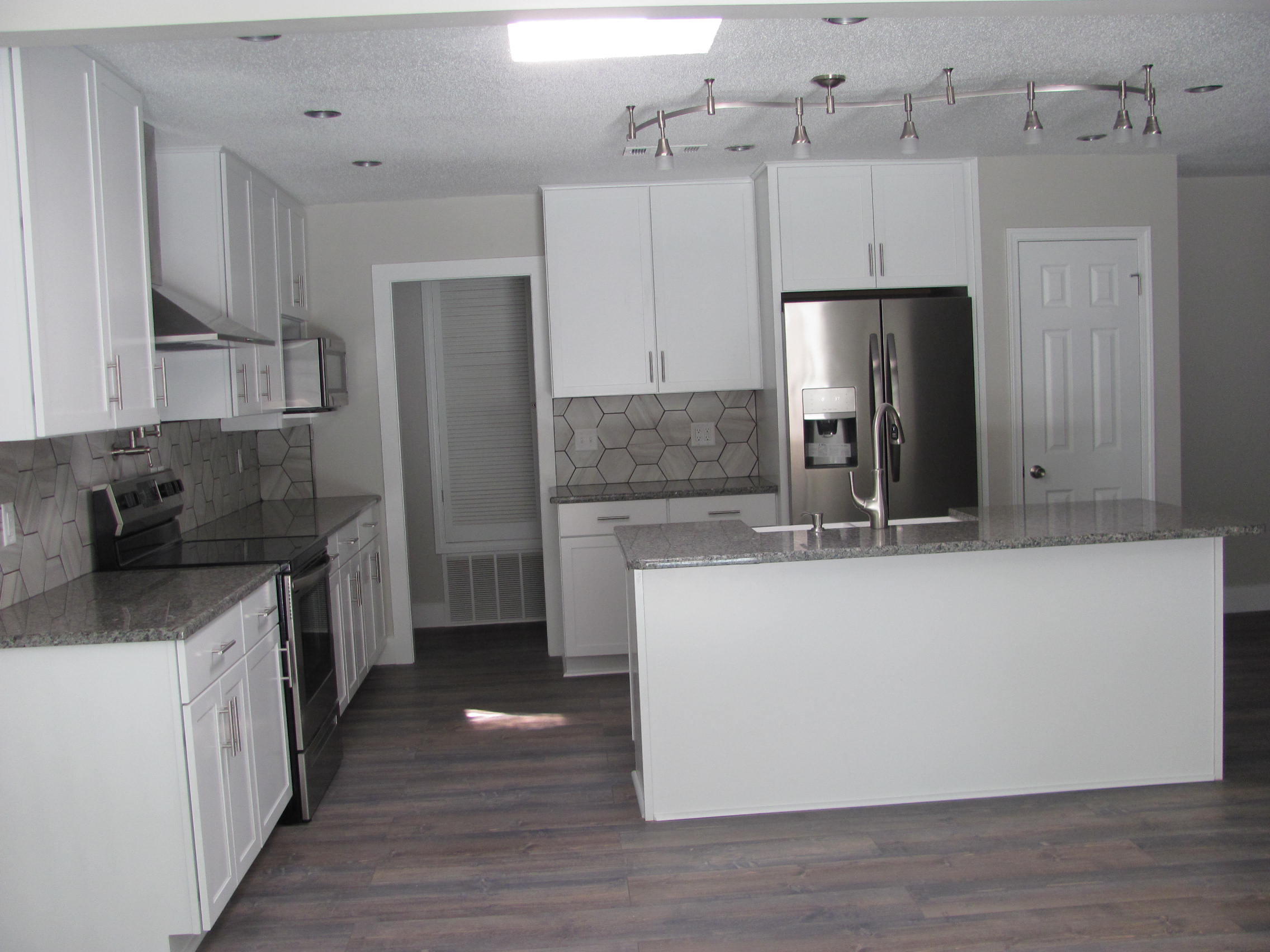 Kenwood/Chateauguay - Residential