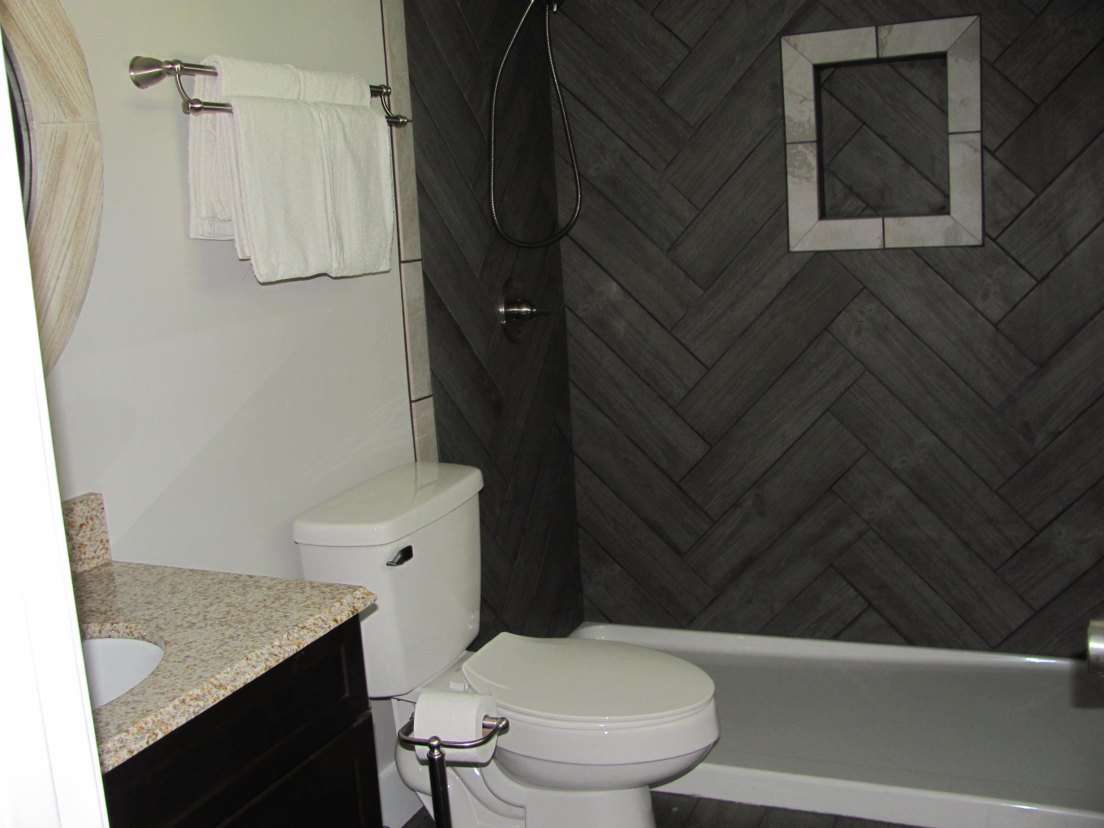 Kenwood/Chateauguay - Residential