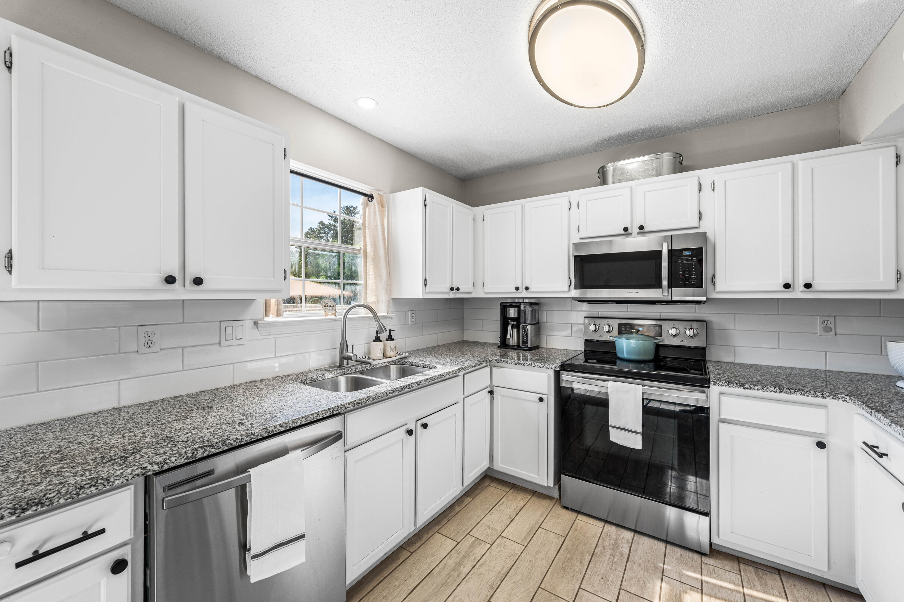 LEGION COVE S/D - Residential